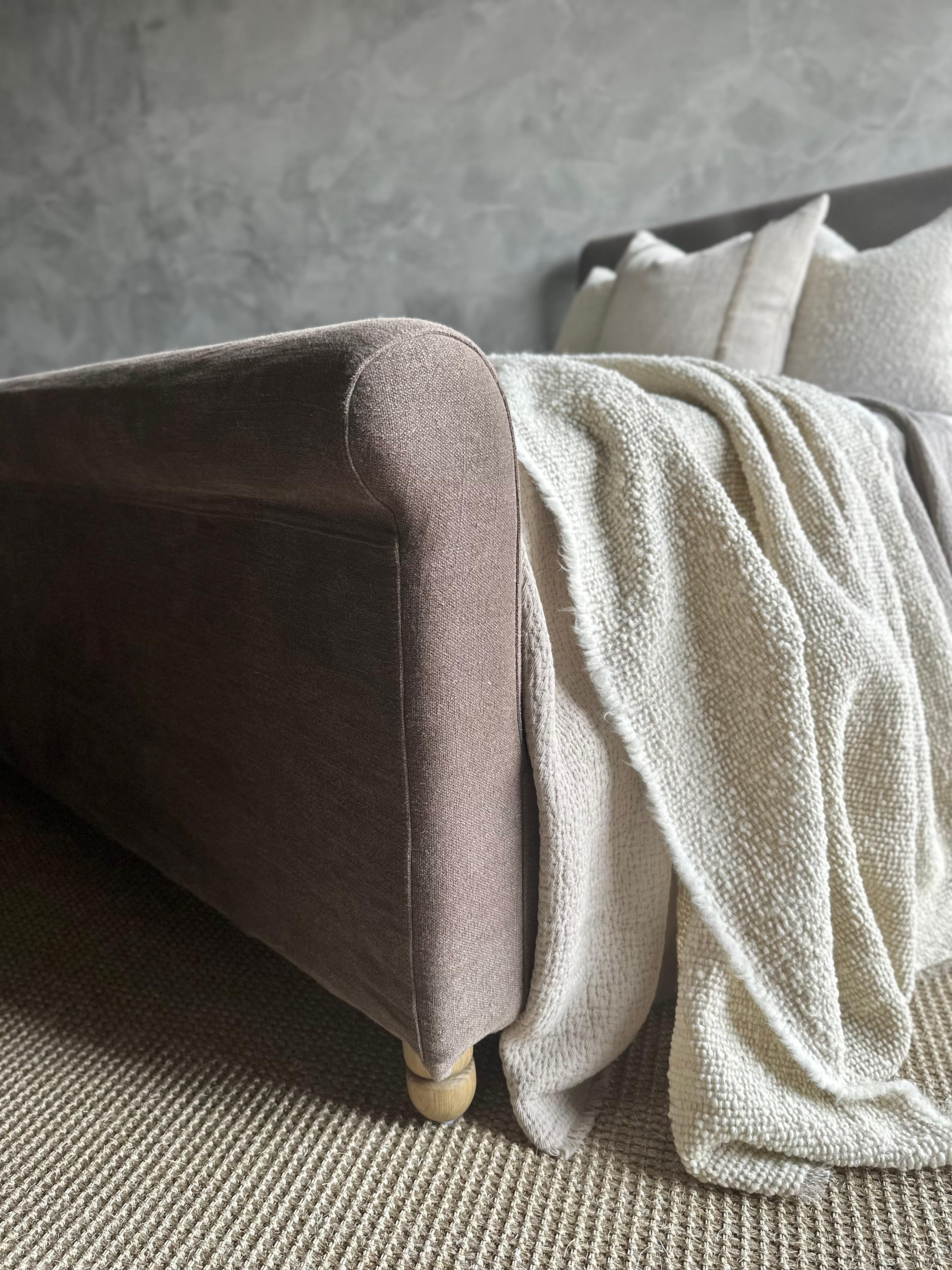 Slip Covered King Size Bed in Brown Stone Washed Linen In New Condition For Sale In Old Town Orange, CA