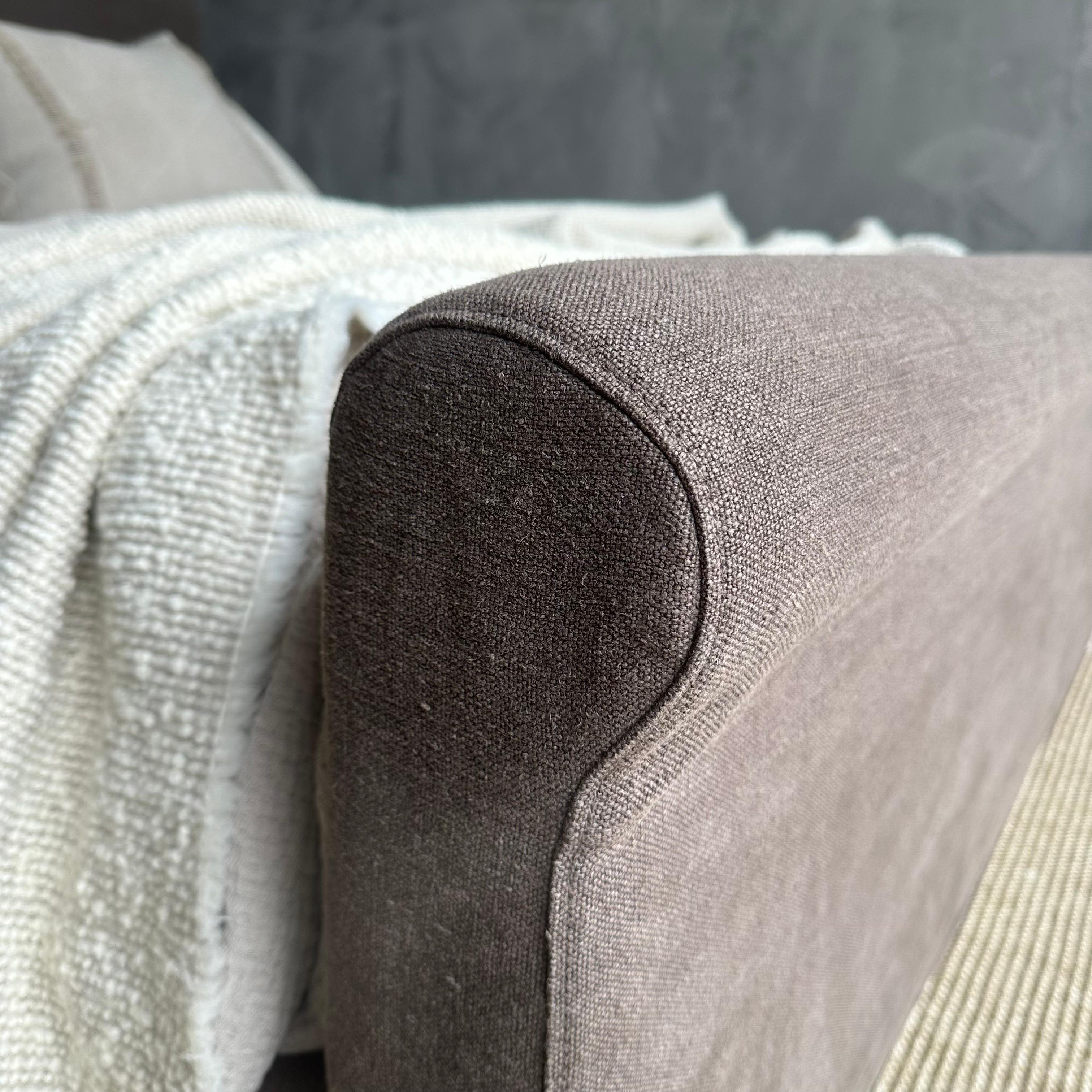 Slip Covered King Size Bed in Brown Stone Washed Linen For Sale 2