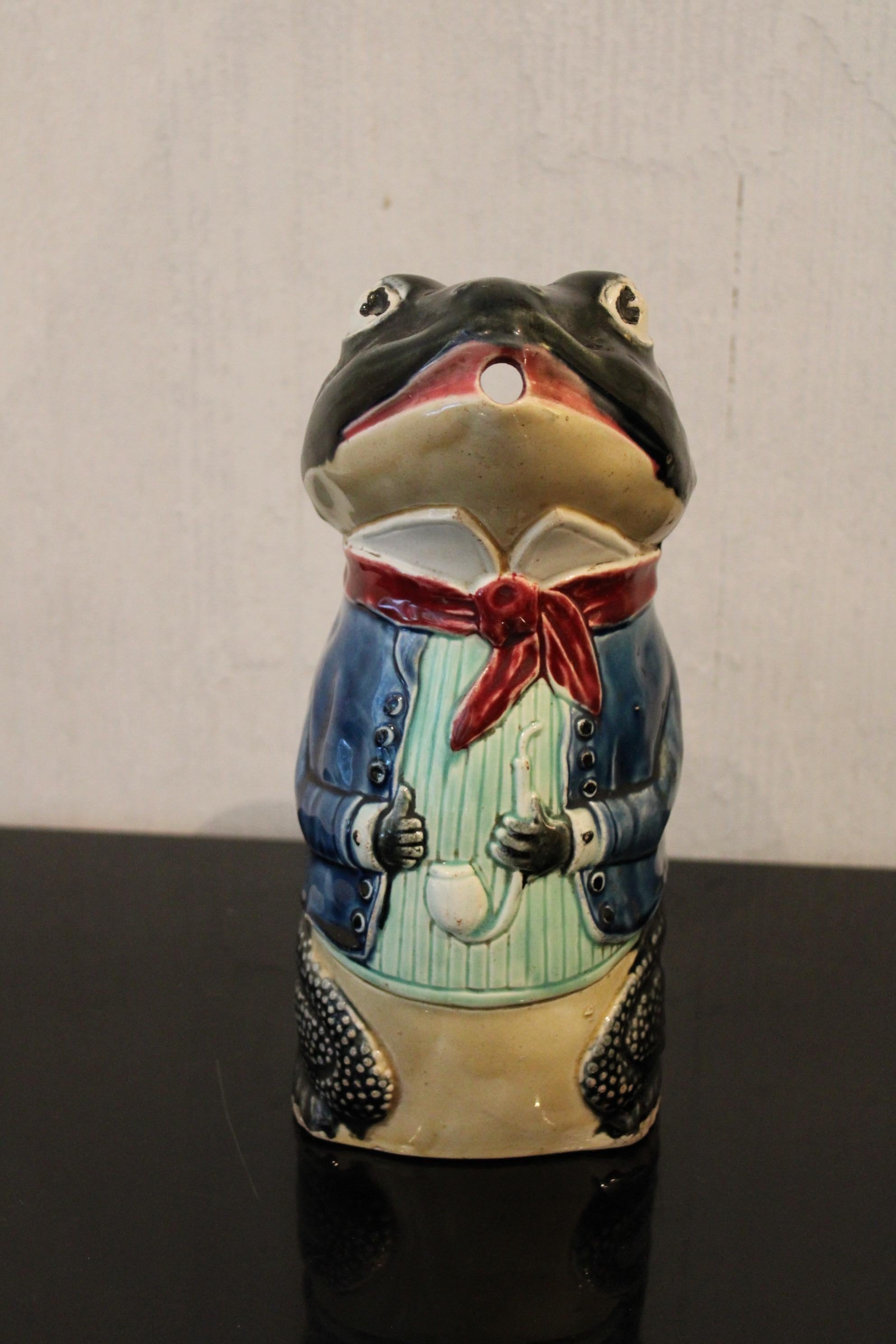 Slip Frog Pitcher, 20th Century In Fair Condition For Sale In Paris, FR