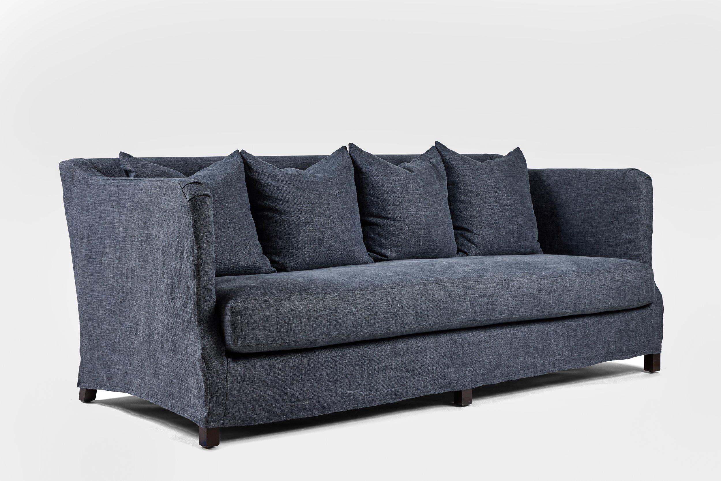 Slipcovered All Day Sofa mit getuftetem Sitzkissen im französischen Matratzenstil (amerikanisch) im Angebot