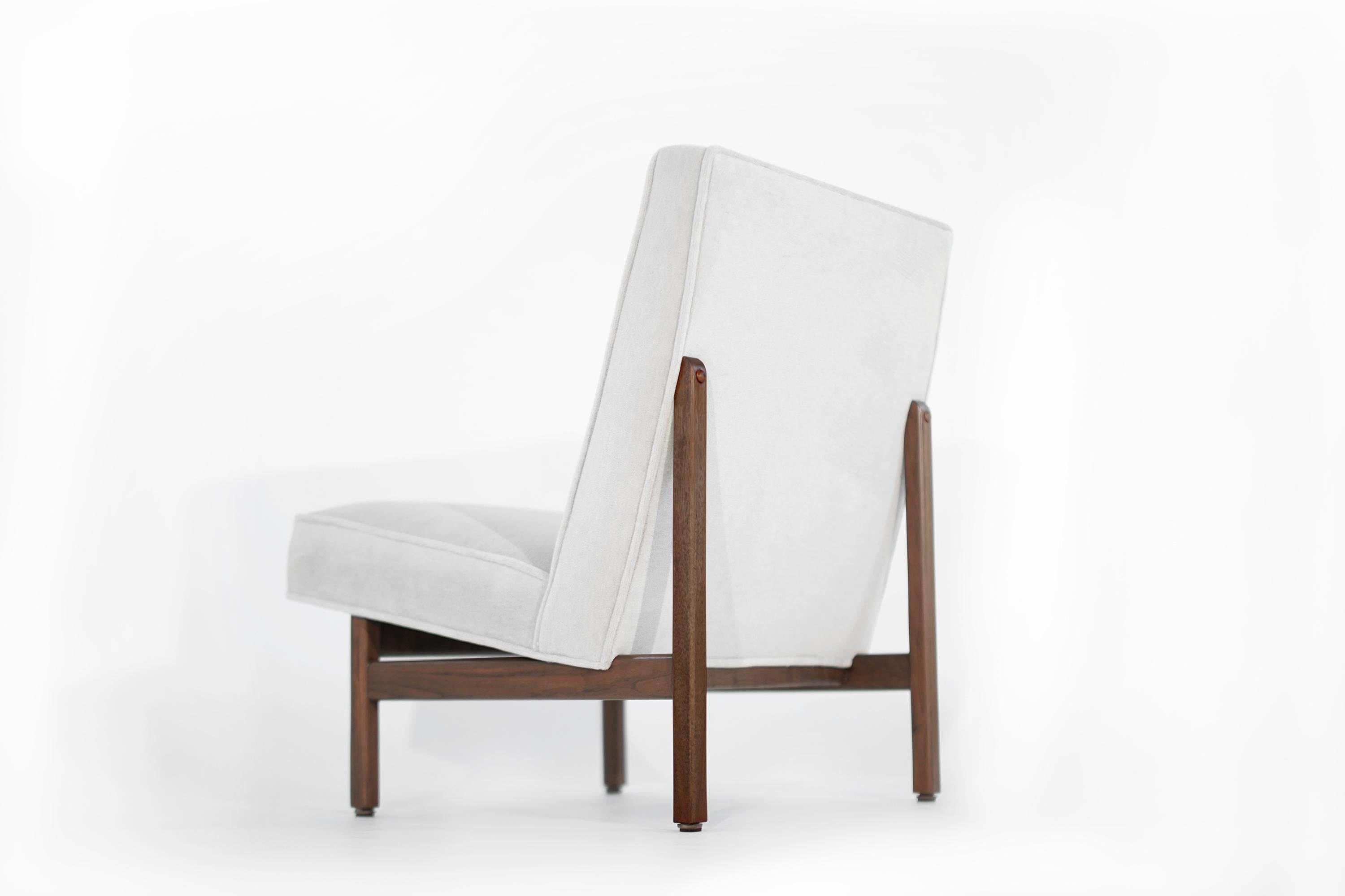 Slipper Chair in Alpaca Velvet by Florence Knoll 4