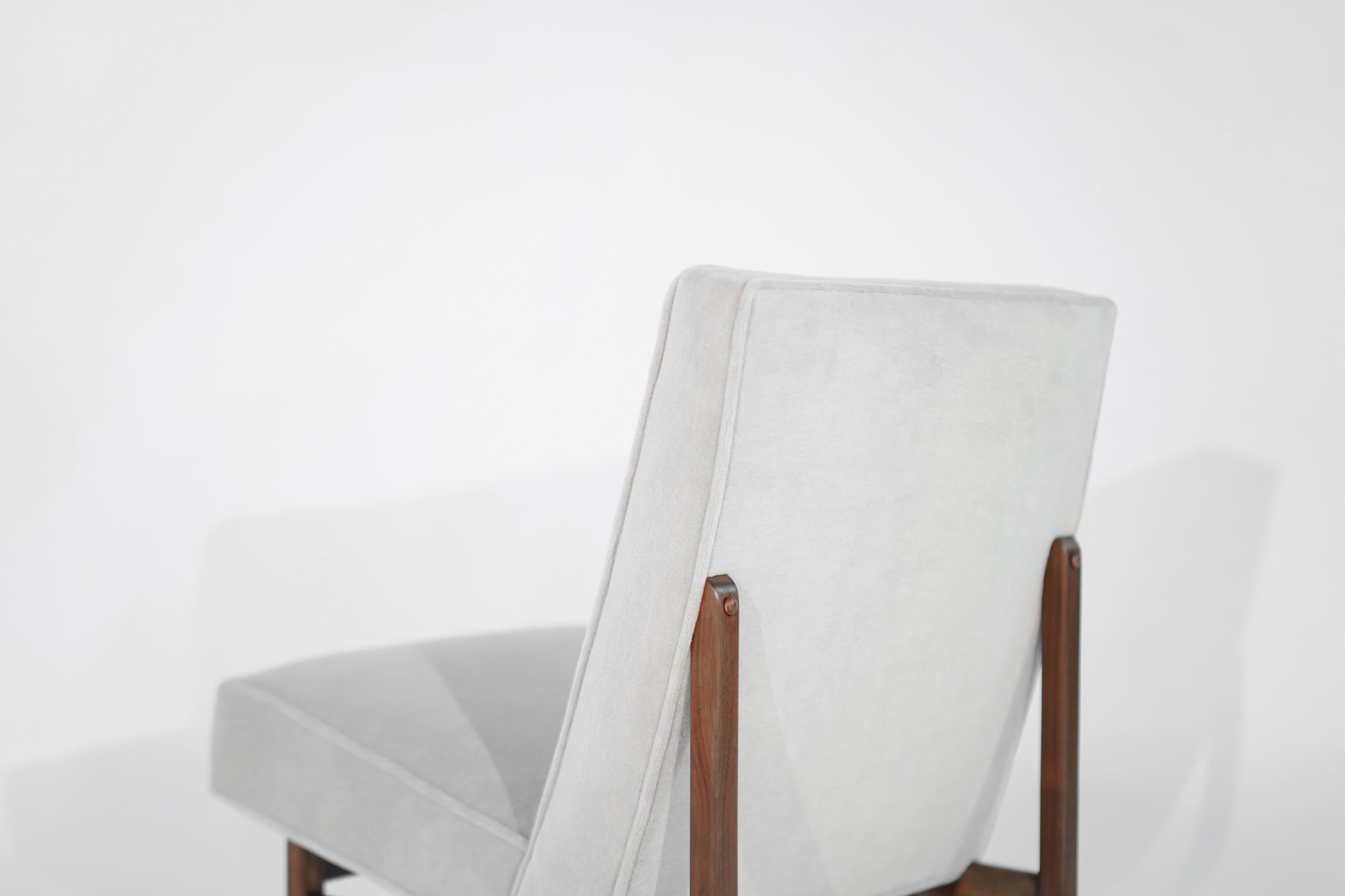 American Slipper Chair in Alpaca Velvet by Florence Knoll