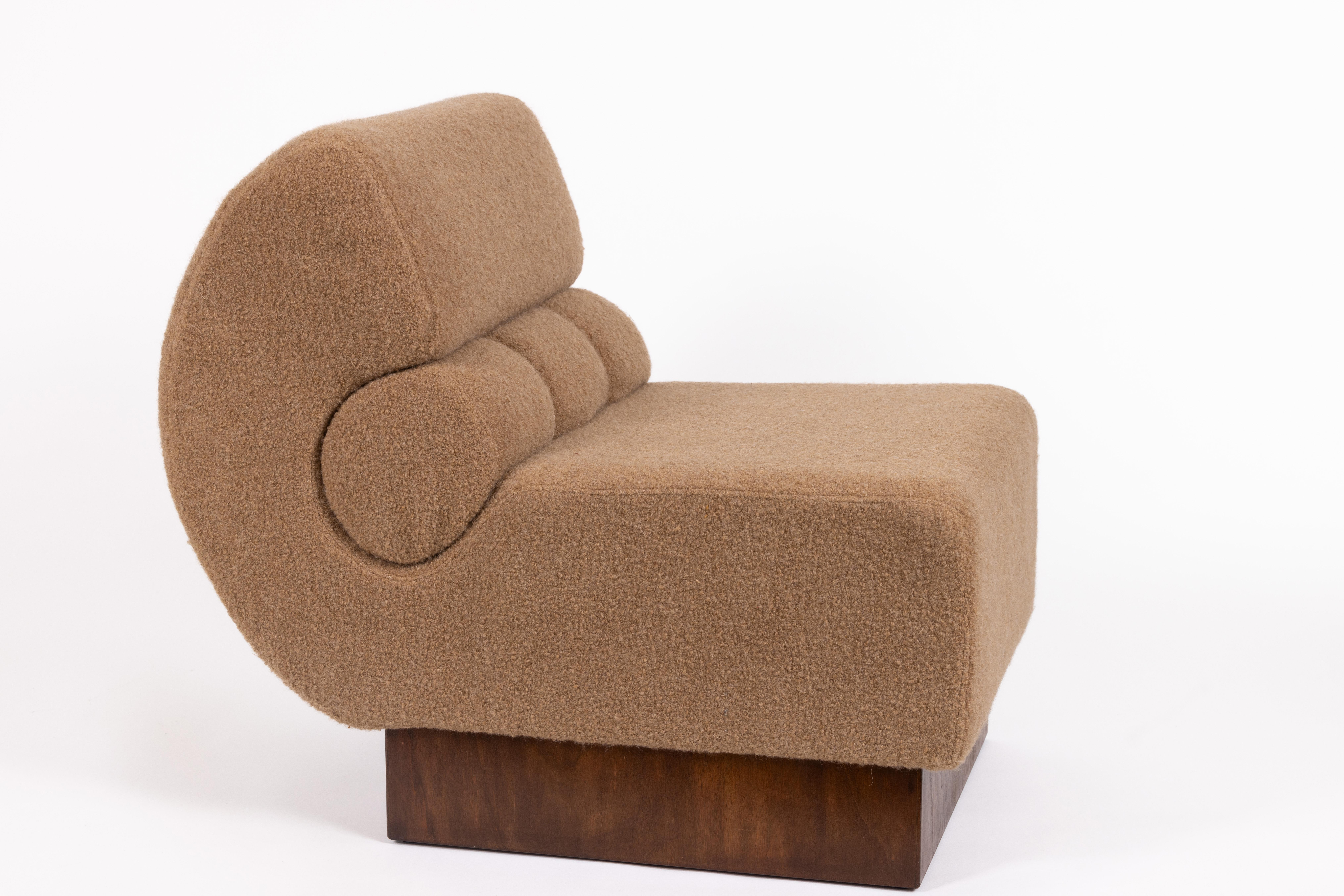 20th Century Slipper chair, Italy 70s, Newly Reupholstered in Cashmere Boucle' by Schumacher For Sale