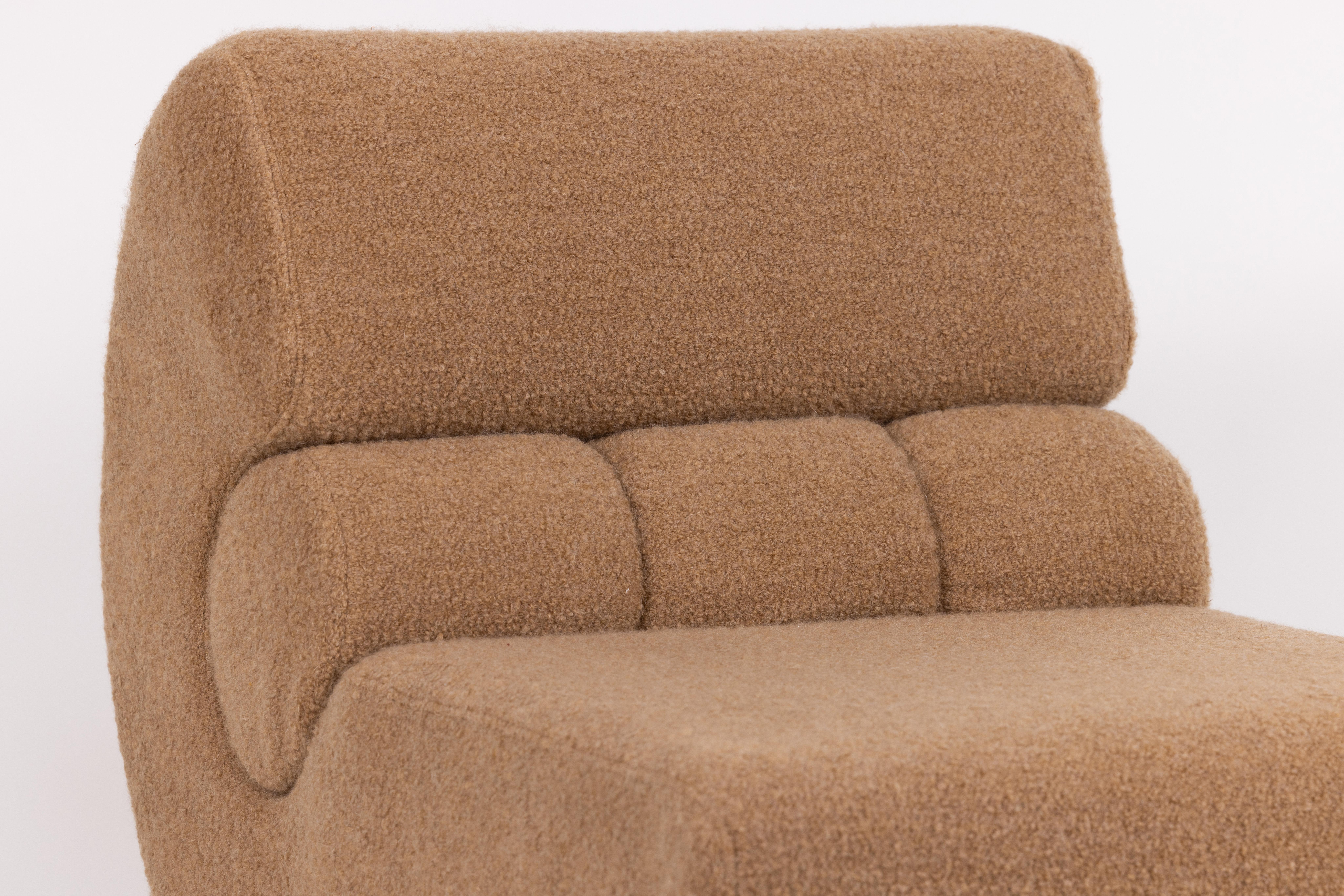 Slipper chair, Italy 70s, Newly Reupholstered in Cashmere Boucle' by Schumacher For Sale 2