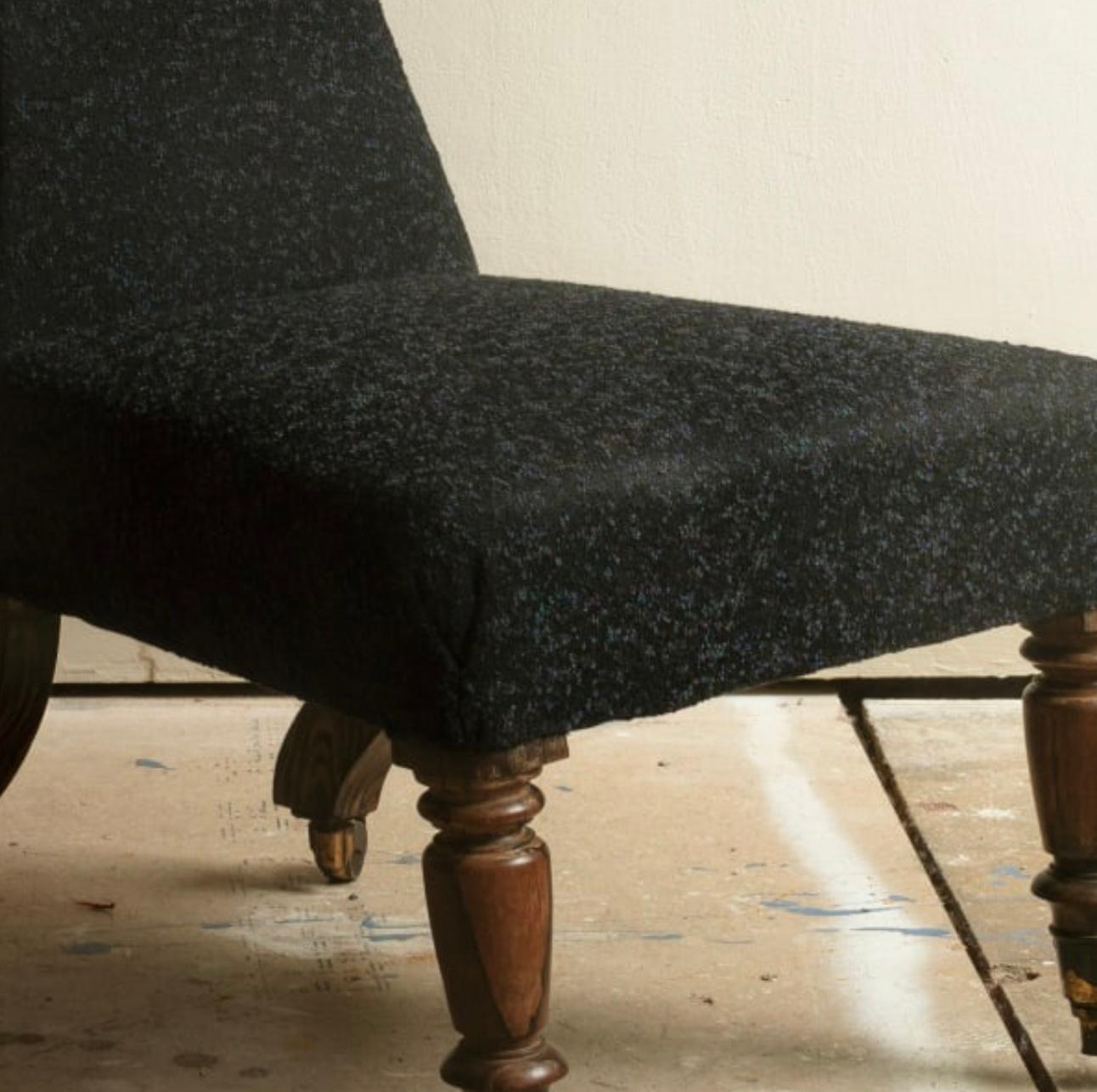 Sessel ohne Armlehne mit Knopfleiste und Sitz aus Palisanderholz (Mittleres 19. Jahrhundert) im Angebot