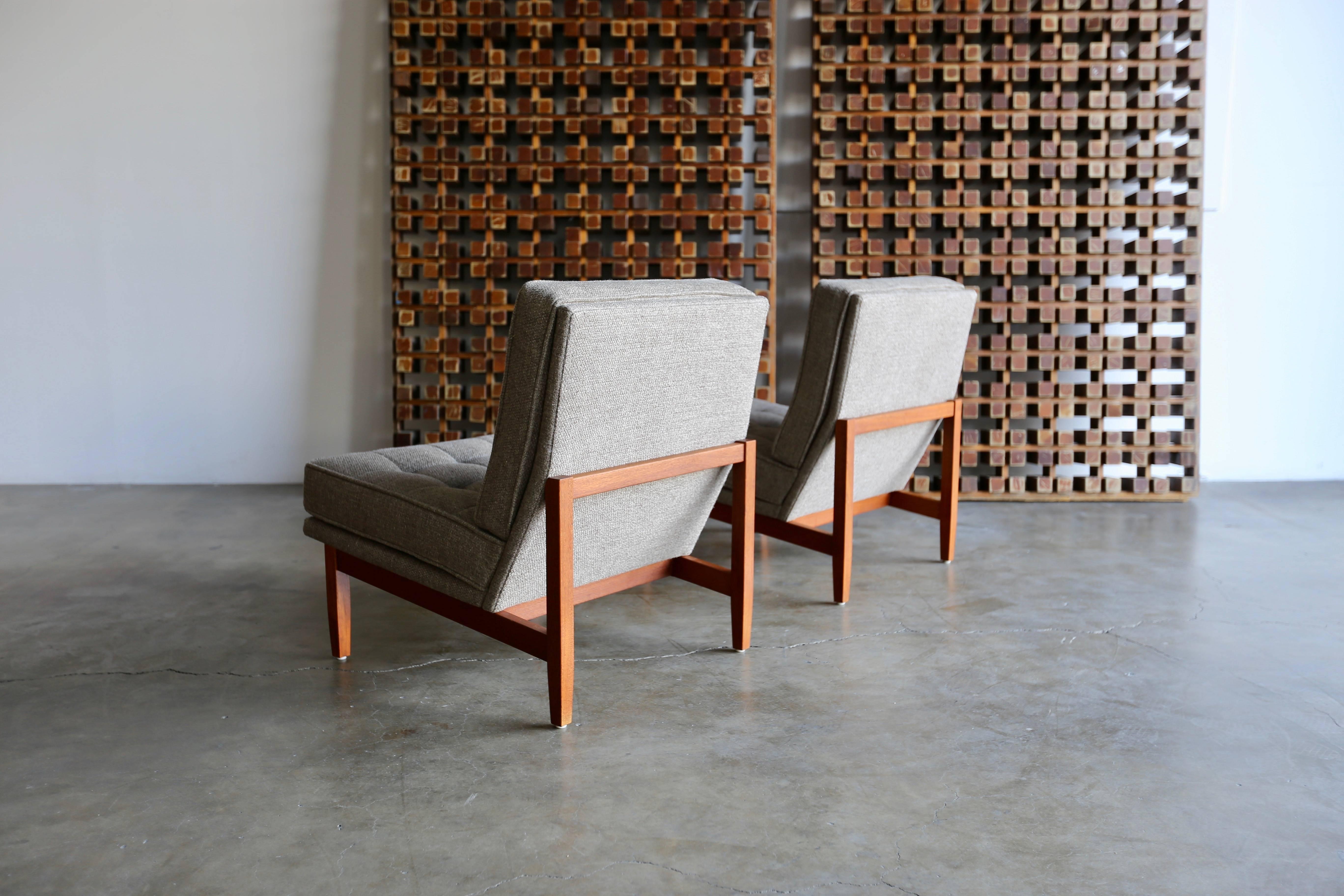 Slipper Lounge Chairs by Florence Knoll In Good Condition In San Juan Capistrano, CA