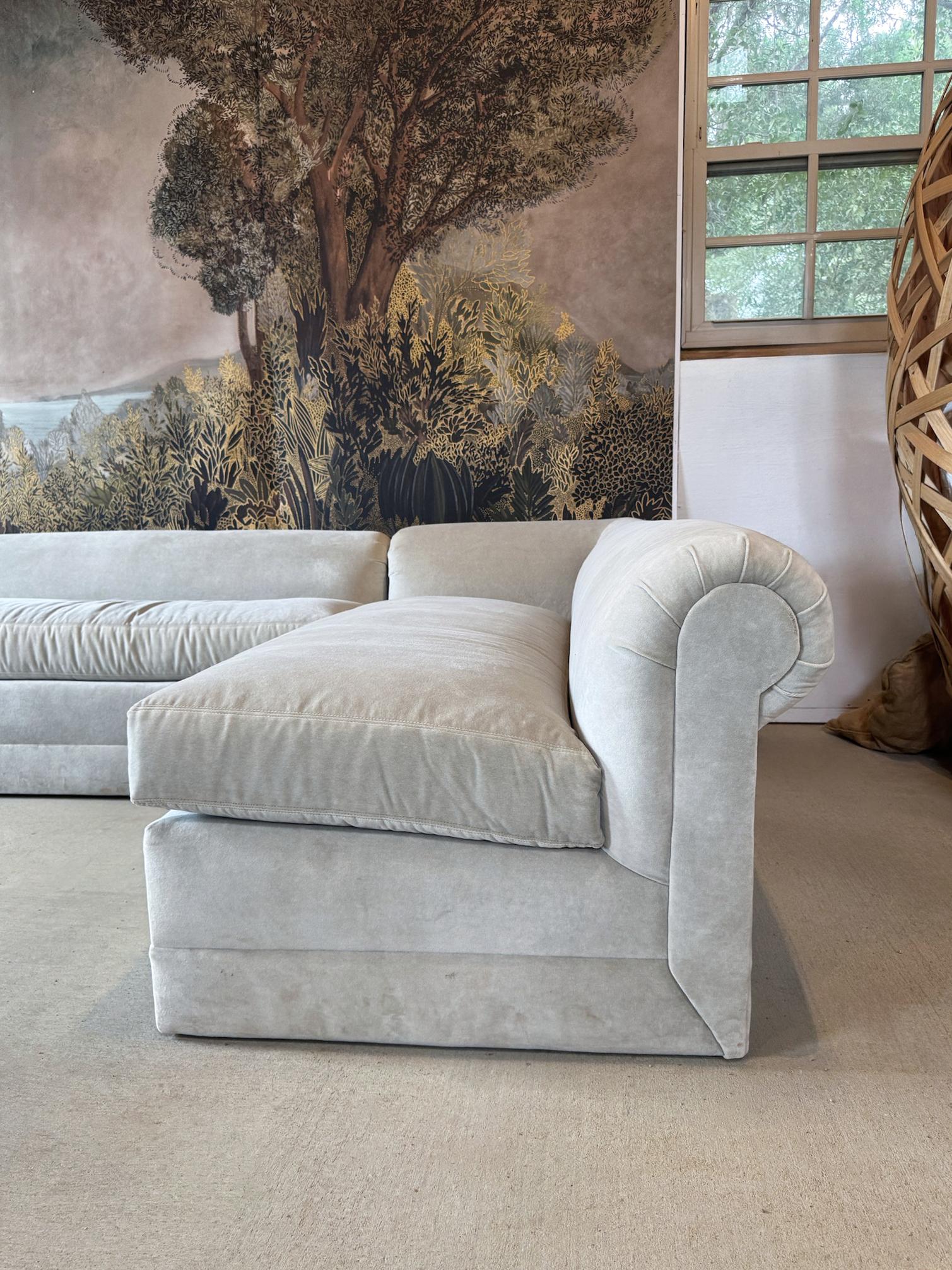 XXIe siècle et contemporain Sectionnel Slipper, quatre pièces, en velours Performance en vente