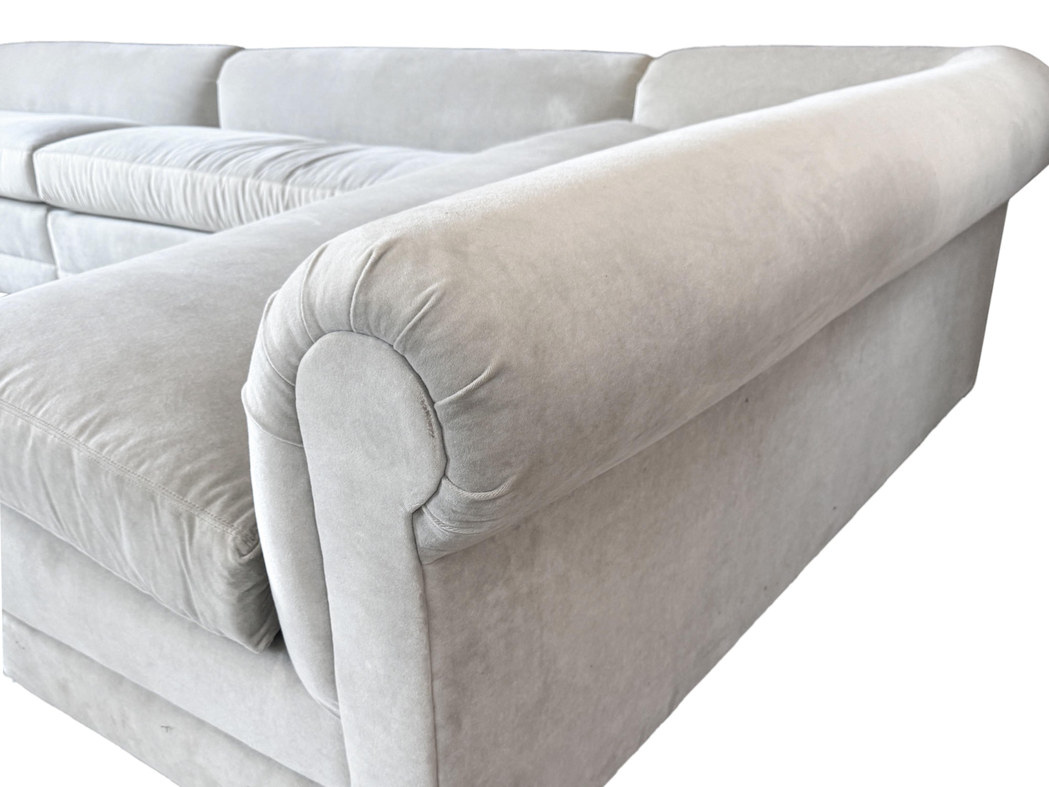 Moderne Sectionnel Slipper en velours Performance en vente