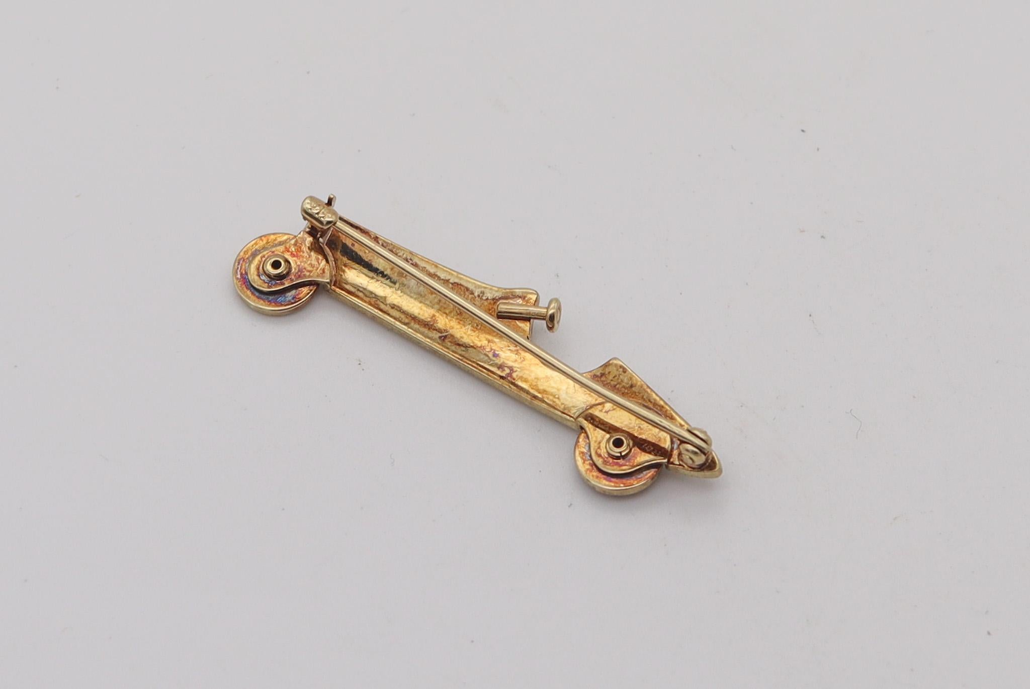 Round Cut SLOAN & Co. 1920 Art Deco Enameled Racing Car Brooch In 14Kt Gold With Pearls For Sale