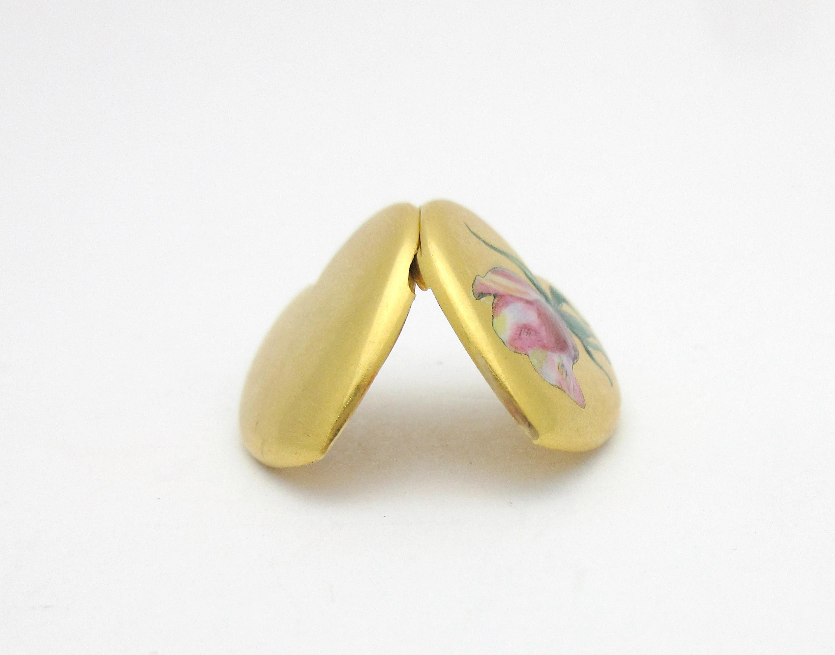 Sloan & Co. Art Nouveau Enamel Flower Heart Locket 14 Karat Gold Antique Locket 2