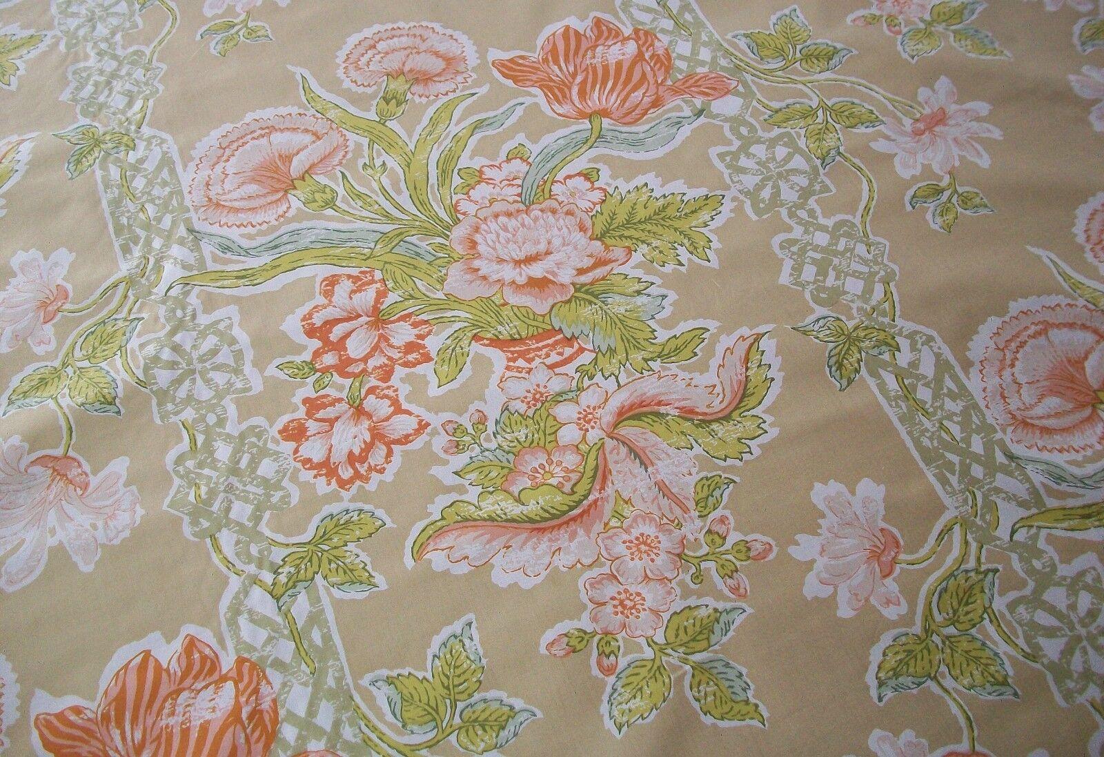S.M. HEXTER CO. - 'Hirado' - mid-century hand printed fabric - very fine quality - 100% glazed cotton - suitable for crafts/pillows/window coverings/light upholstery - United States - circa 1950's.

Excellent condition - raw/cut edges - folds and