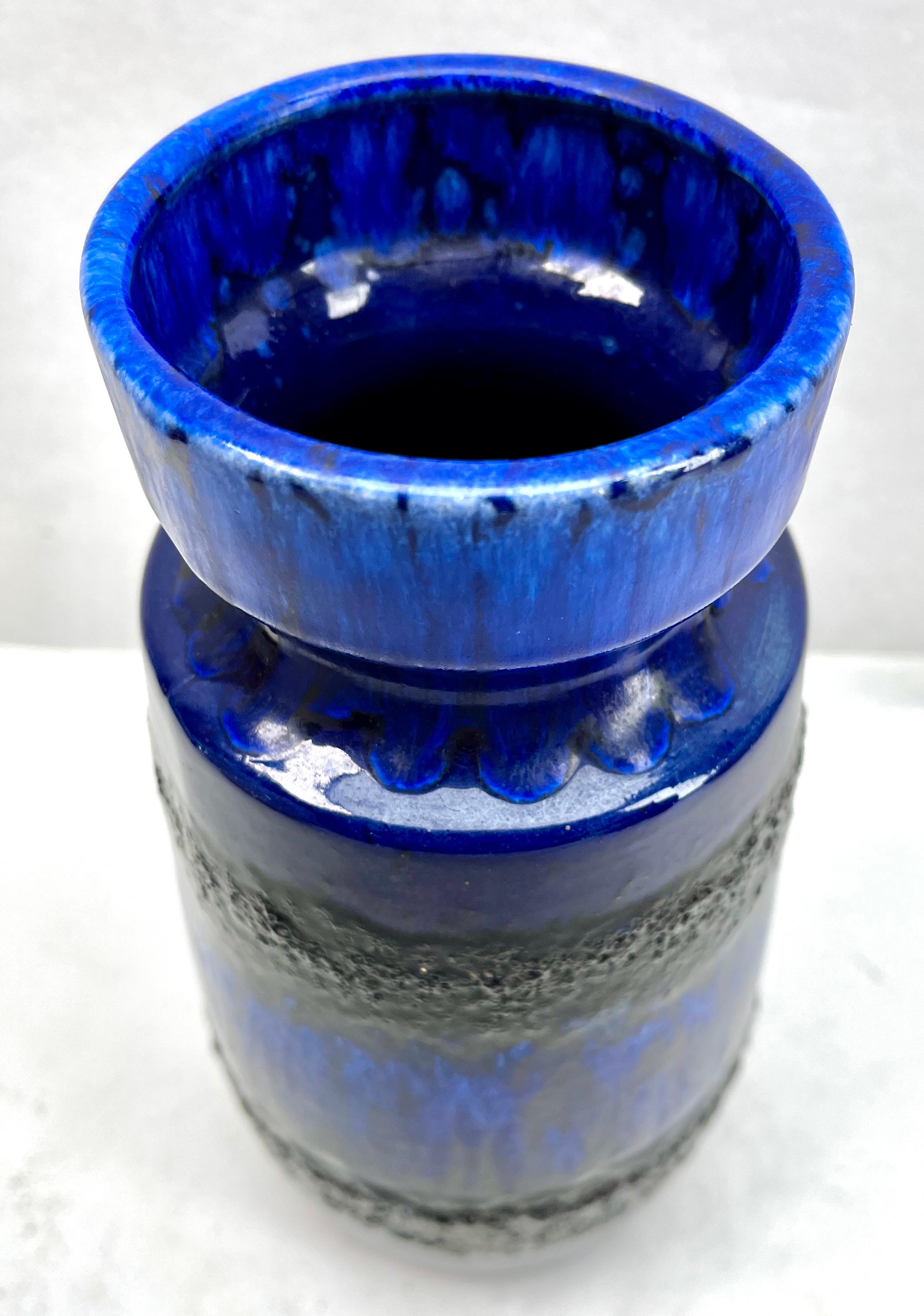 Vaso piccolo Cobalt Bleu 'Scheurich, modello 242-22 W-Germania, anni '60
Finitura satinata (
