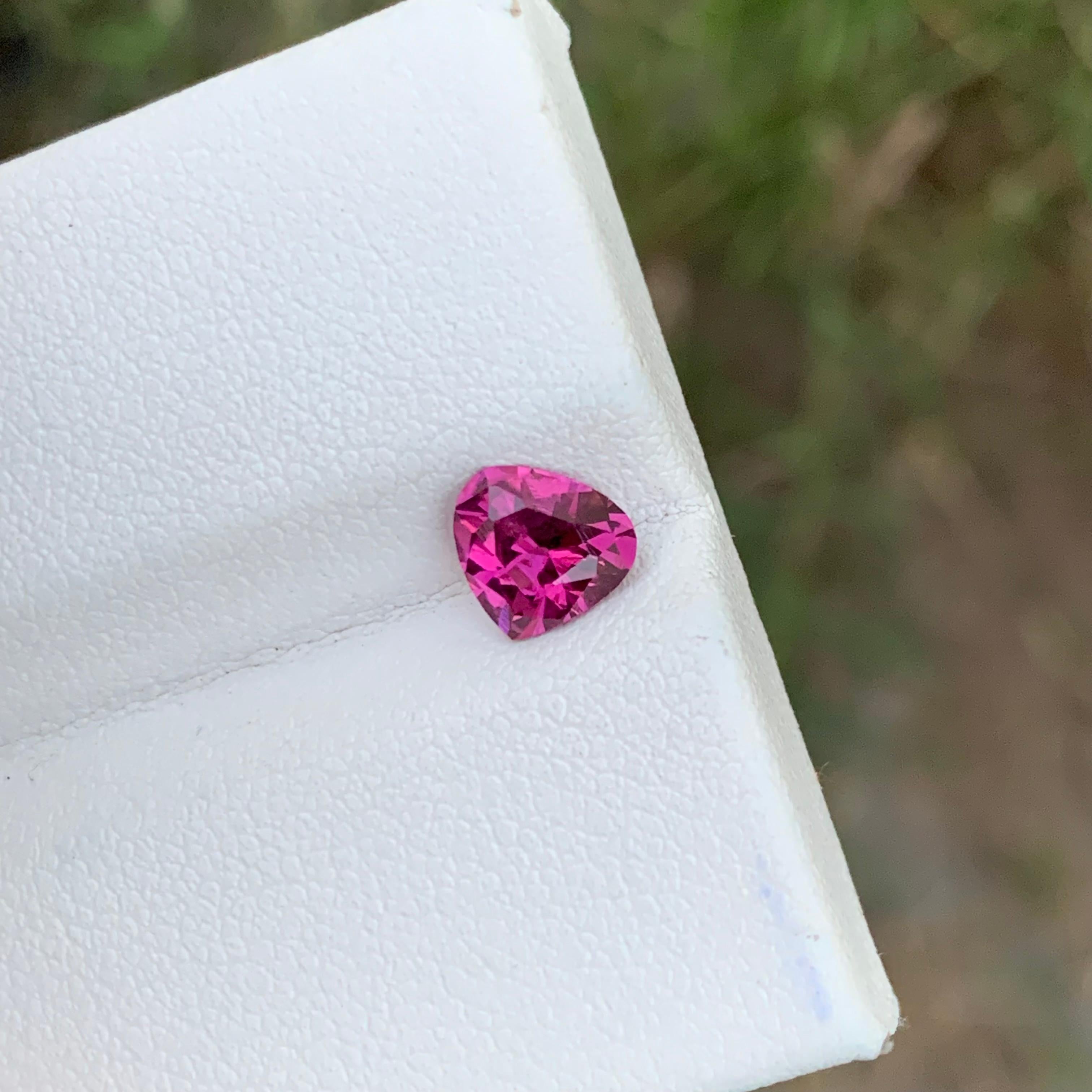 Heart Cut Small 1.05 Carats Natural Loose Purplish Pink Rhodolite Garnet Heart Shape For Sale