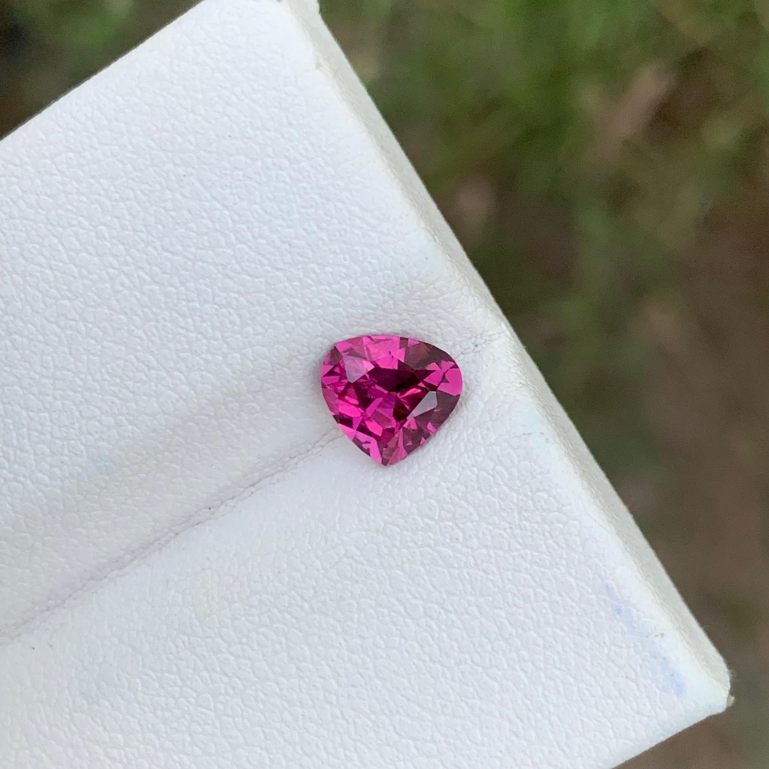 Women's or Men's Small 1.05 Carats Natural Loose Purplish Pink Rhodolite Garnet Heart Shape For Sale