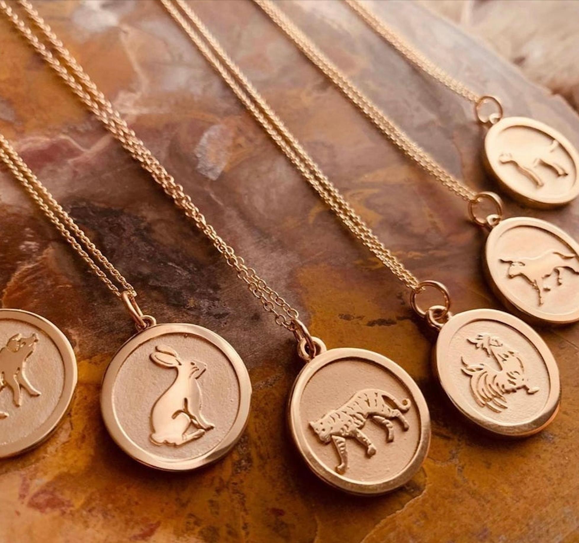 Piccolo ciondolo a forma di tigre dello Zodiaco cinese in oro giallo 14 KT In condizioni Nuovo in vendita a New York, NY