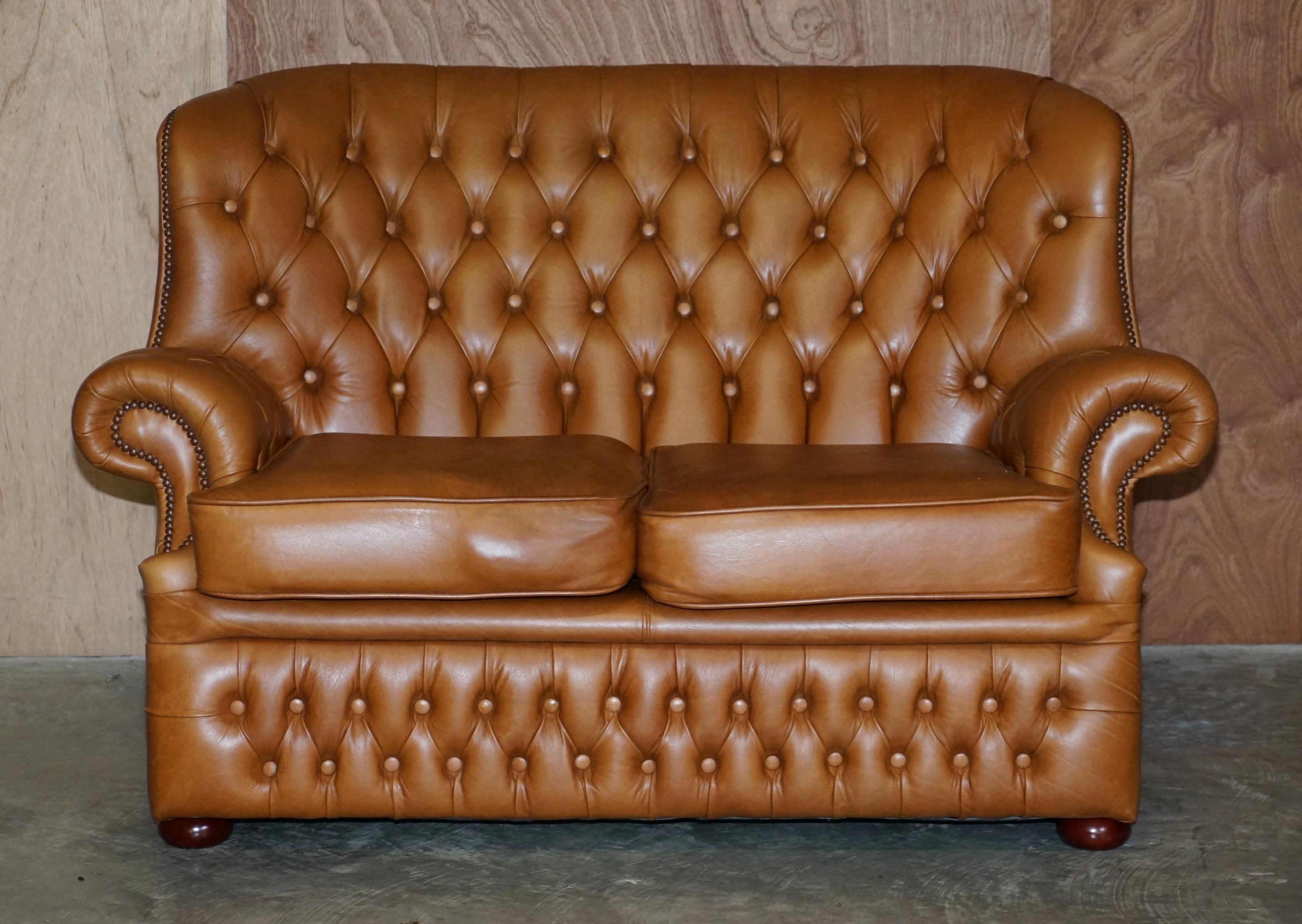 We are delighted to offer for sale this very nice tan brown leather Chesterfield sofa

Please note the delivery fee listed is just a guide, it covers within the M25 only for the UK and local Europe only for international,

I have two of these,