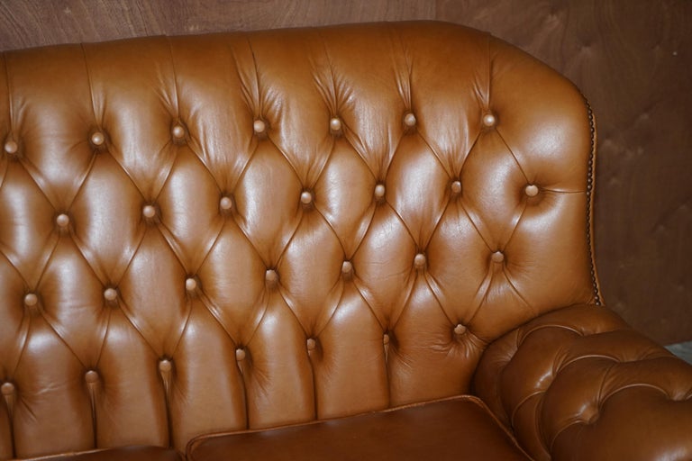 Small Wide Chesterfield Tan Brown Leather Tufted Sofa with High Back In Good Condition For Sale In , Pulborough