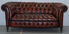 Pequeño Sofá Chesterfield Victoriano Restaurado de Piel Marrón Whisky