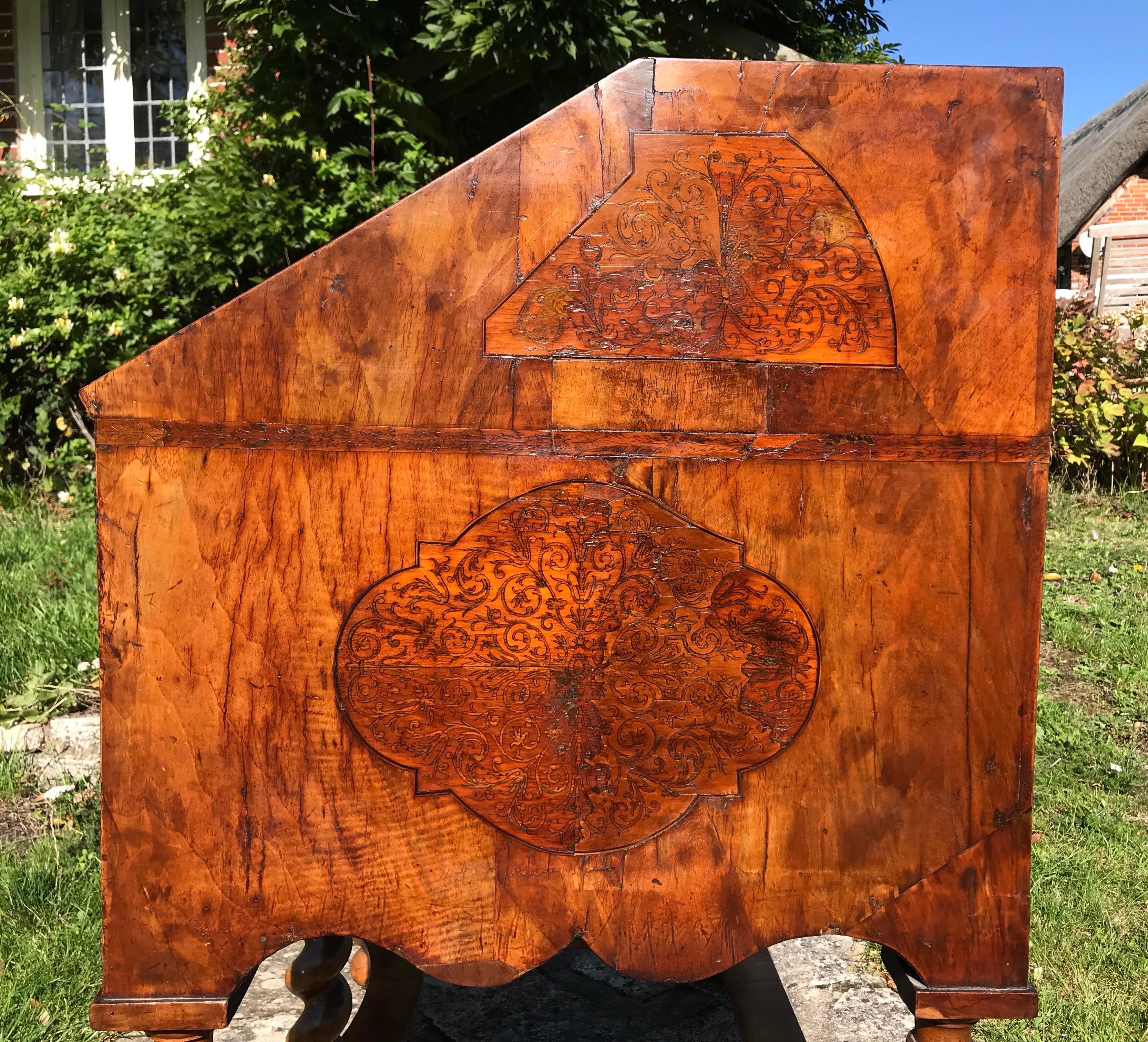 Small 17th Century Burr Walnut Marquetry Bureau on Stand In Good Condition In Lymington, GB
