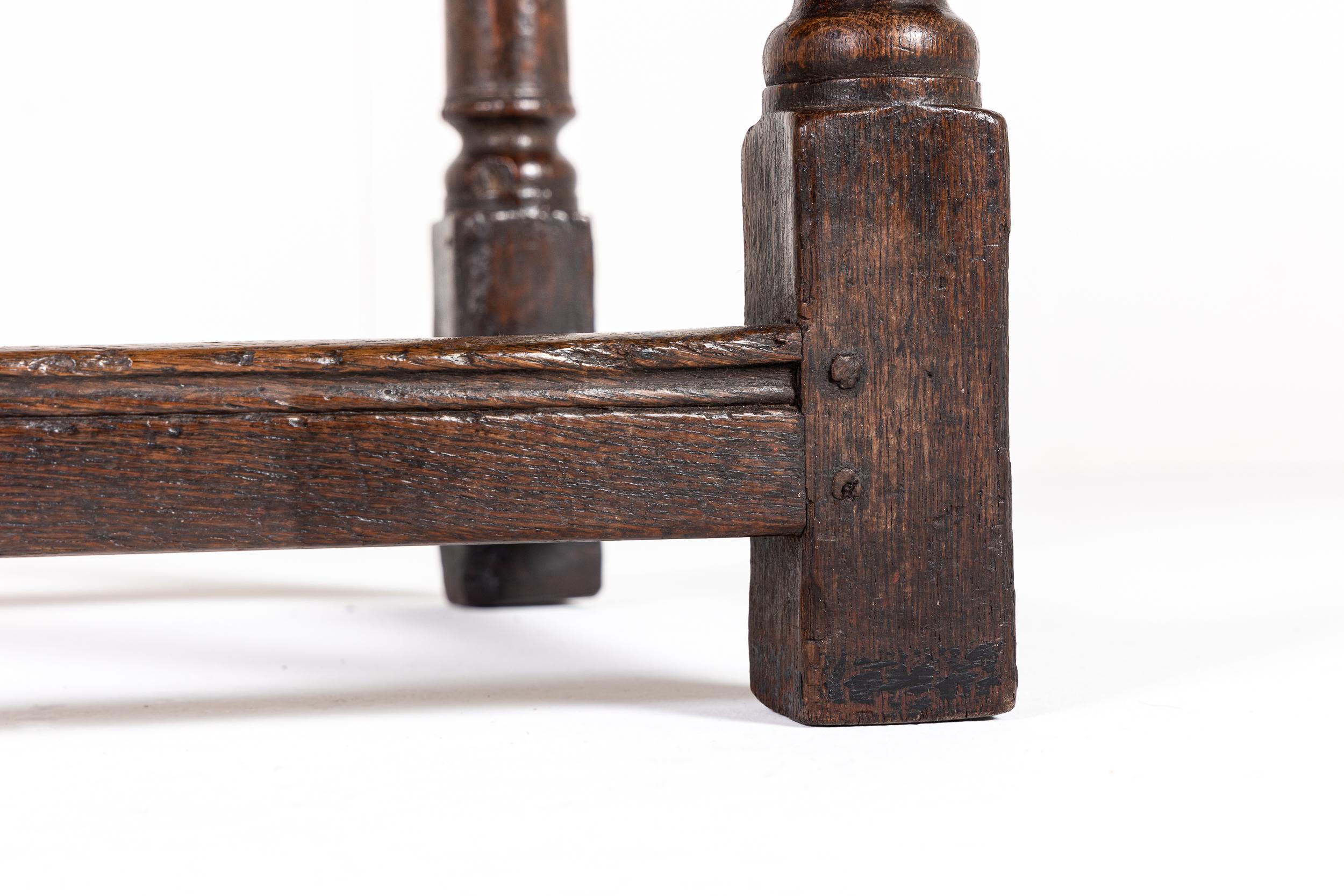 18th Century and Earlier Small 17th Century English Oak Side Table For Sale
