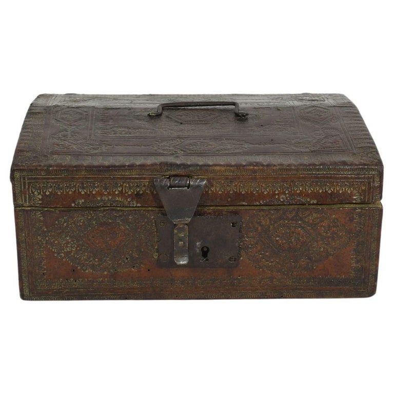 Vintage English luggage Maps and Guide case and Hat box For Sale at 1stDibs