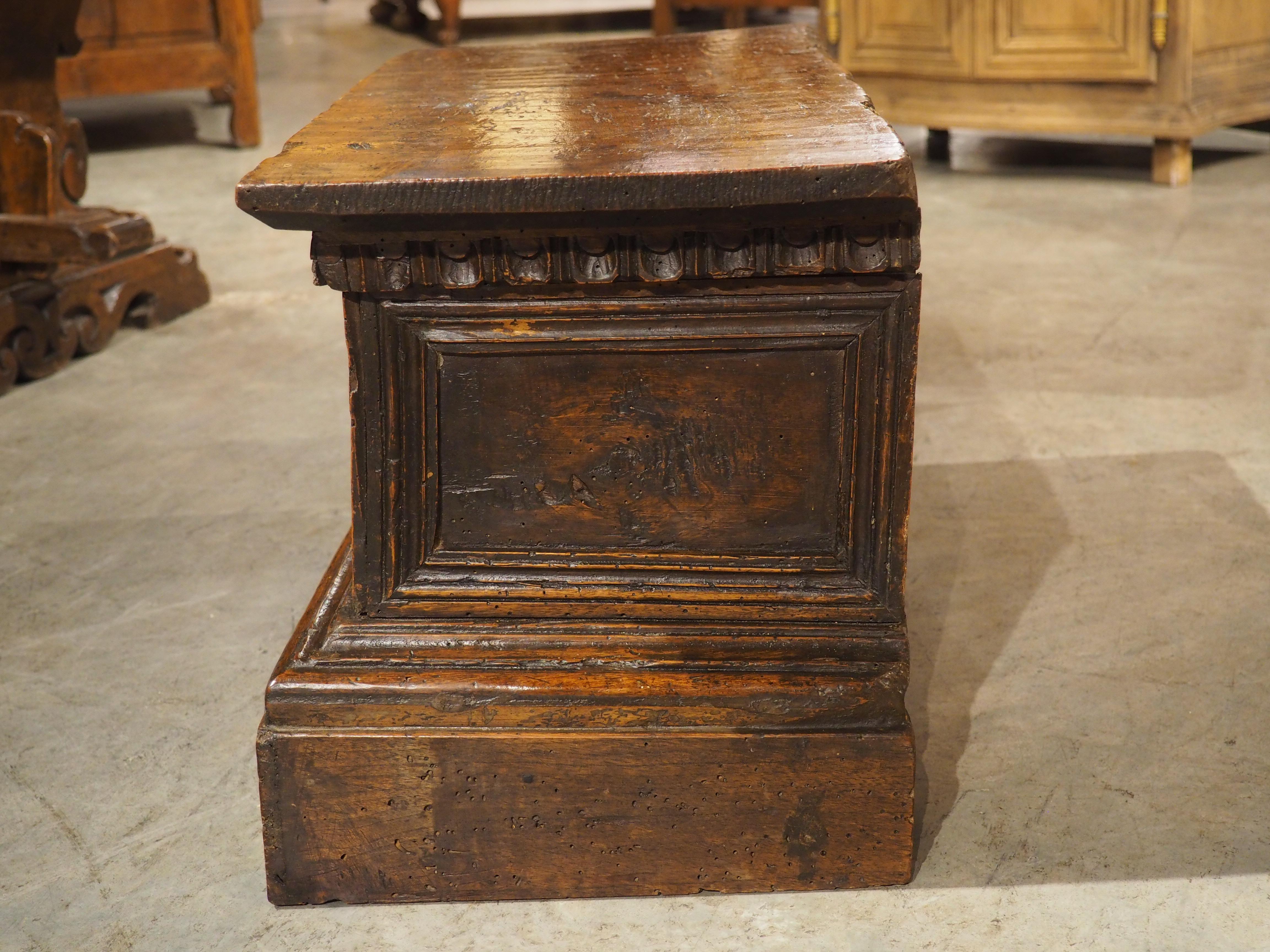 Small 17th Century Italian Carved Walnut Wood Cassone For Sale 5