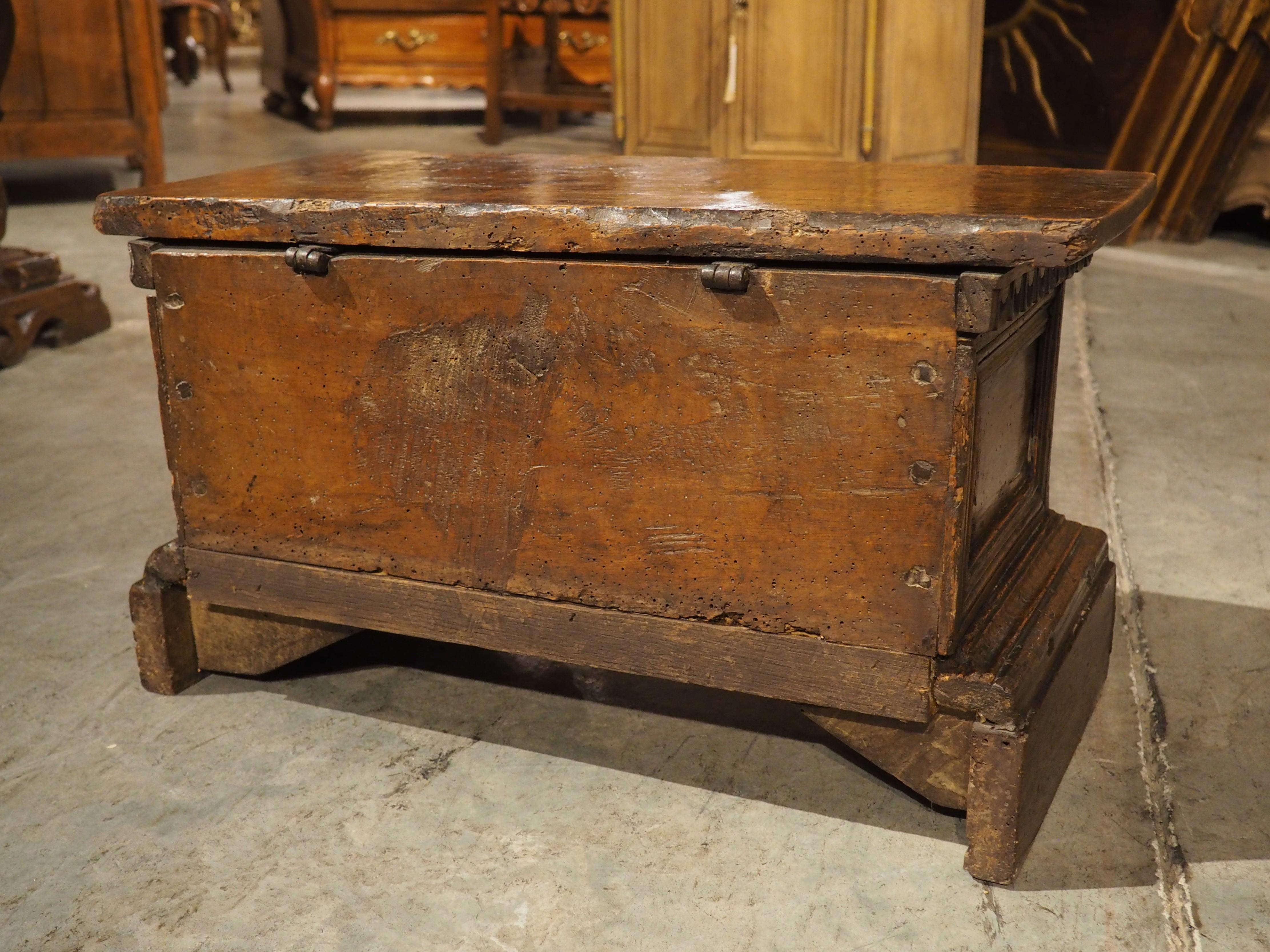Small 17th Century Italian Carved Walnut Wood Cassone For Sale 6