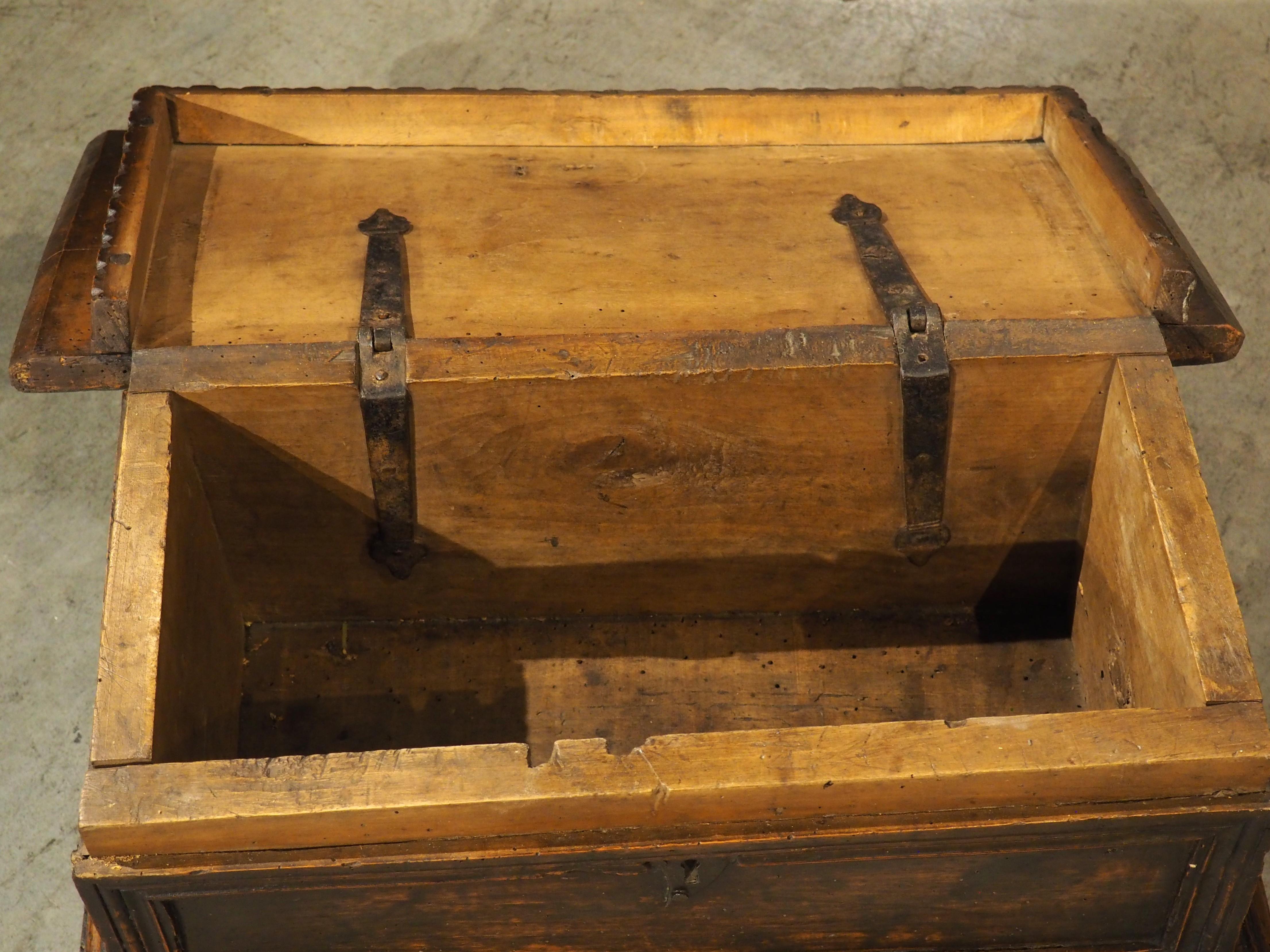 Small 17th Century Italian Carved Walnut Wood Cassone For Sale 11