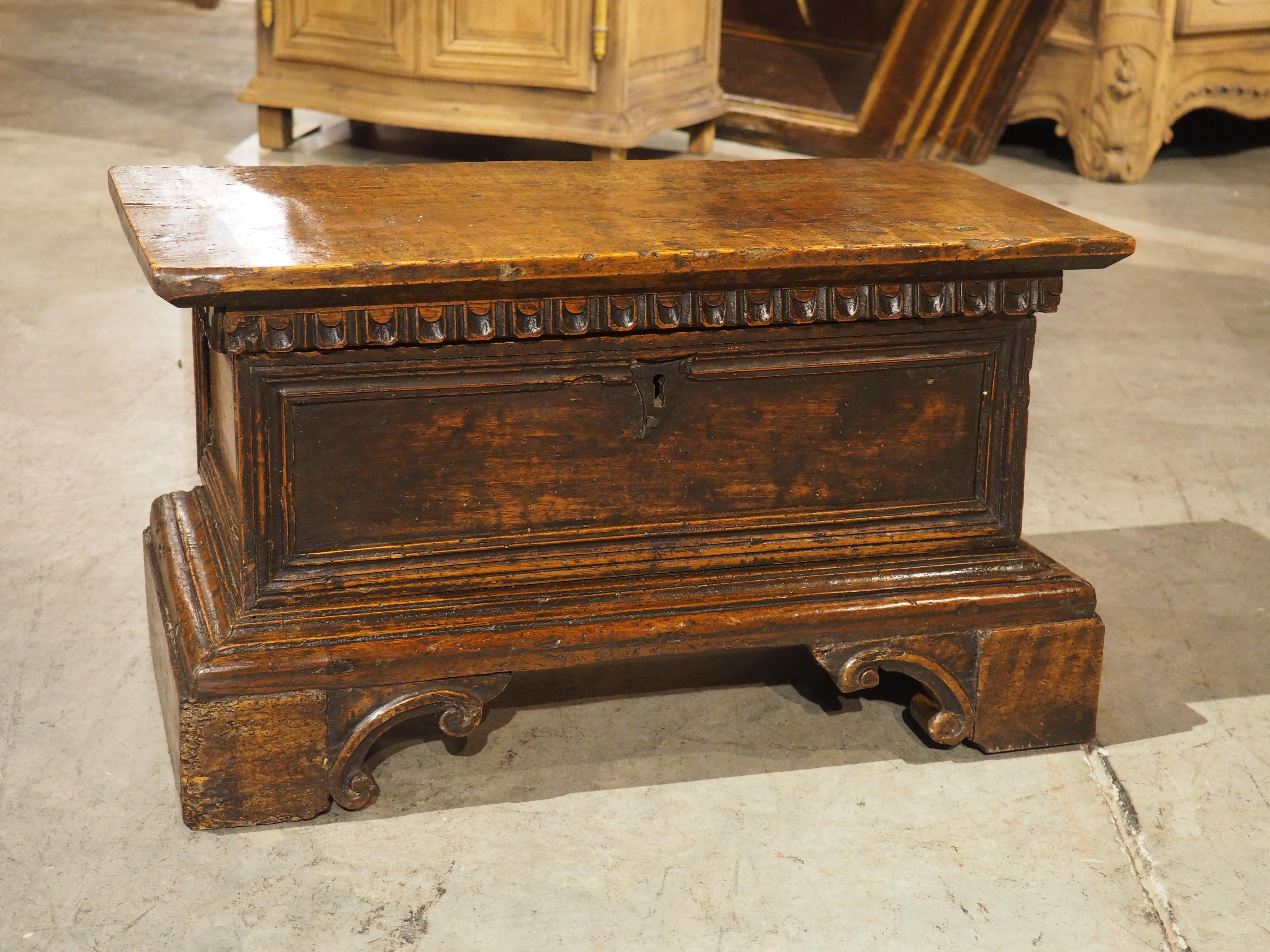 Small 17th Century Italian Carved Walnut Wood Cassone For Sale 12