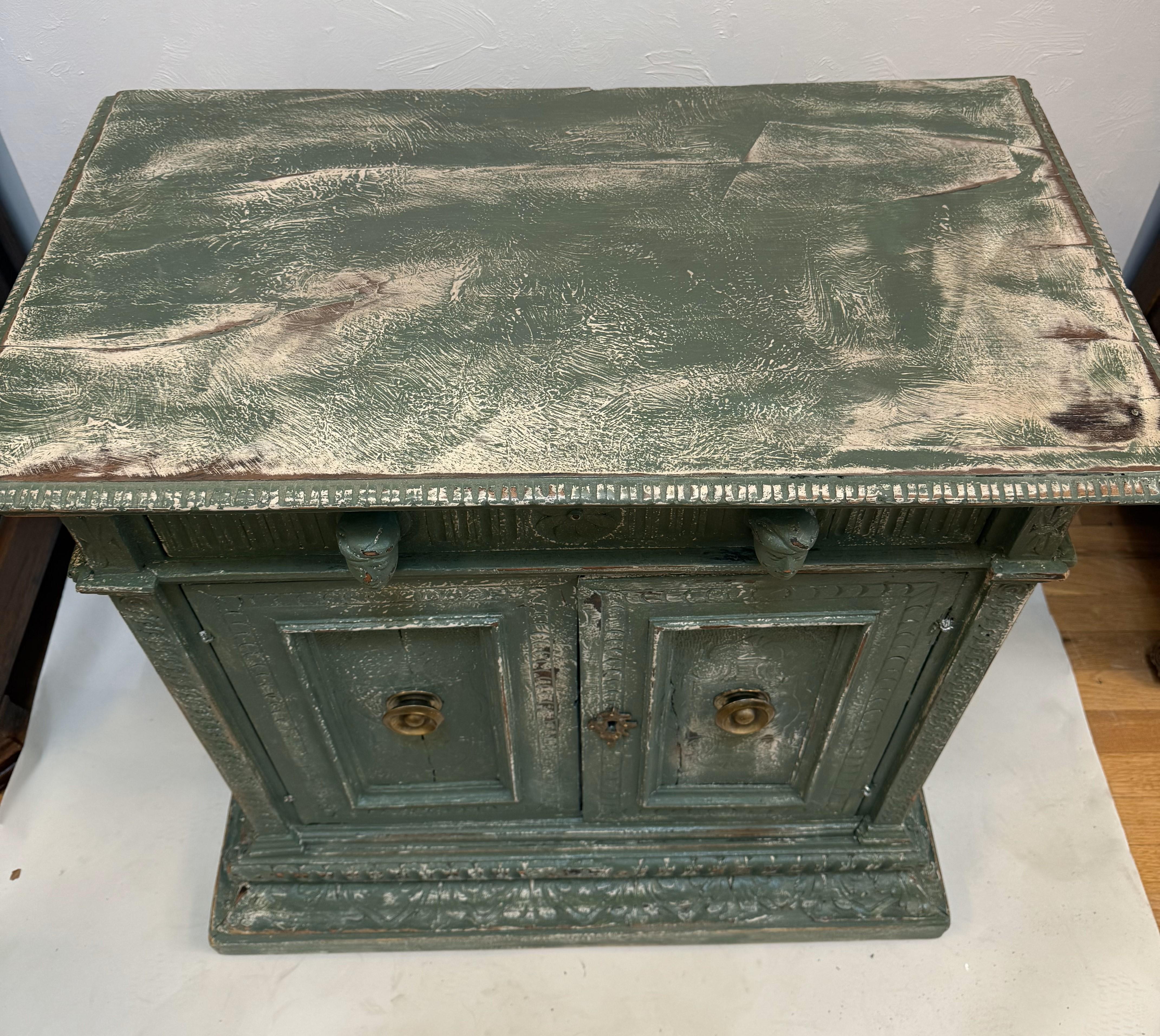 18th Century and Earlier Small 17th Century Italian Renaissance Credenza For Sale
