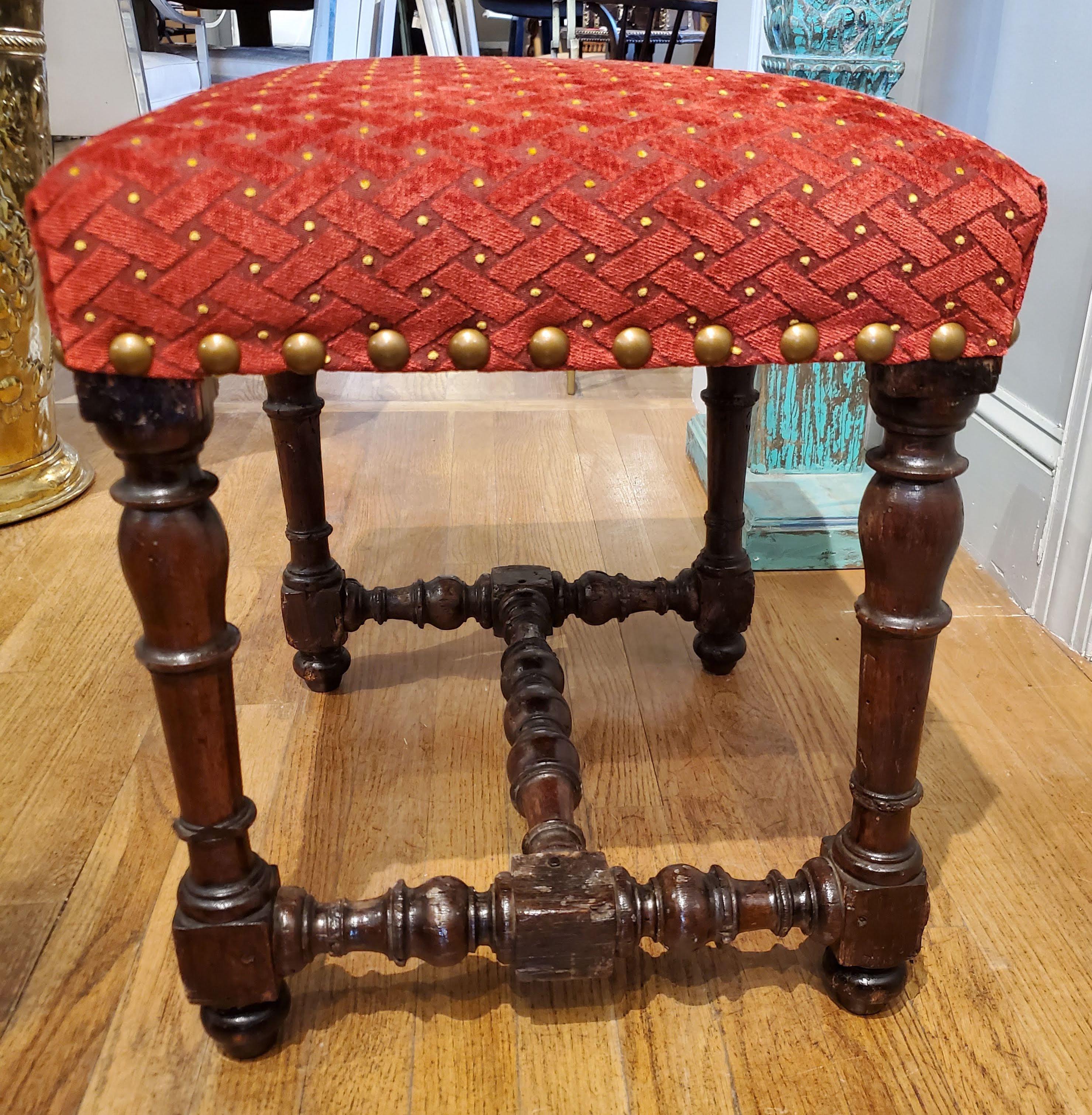 Small 17th Century Stool Upholstered in Red Chenille Fabric and Brass Nailheads In Good Condition In Middleburg, VA