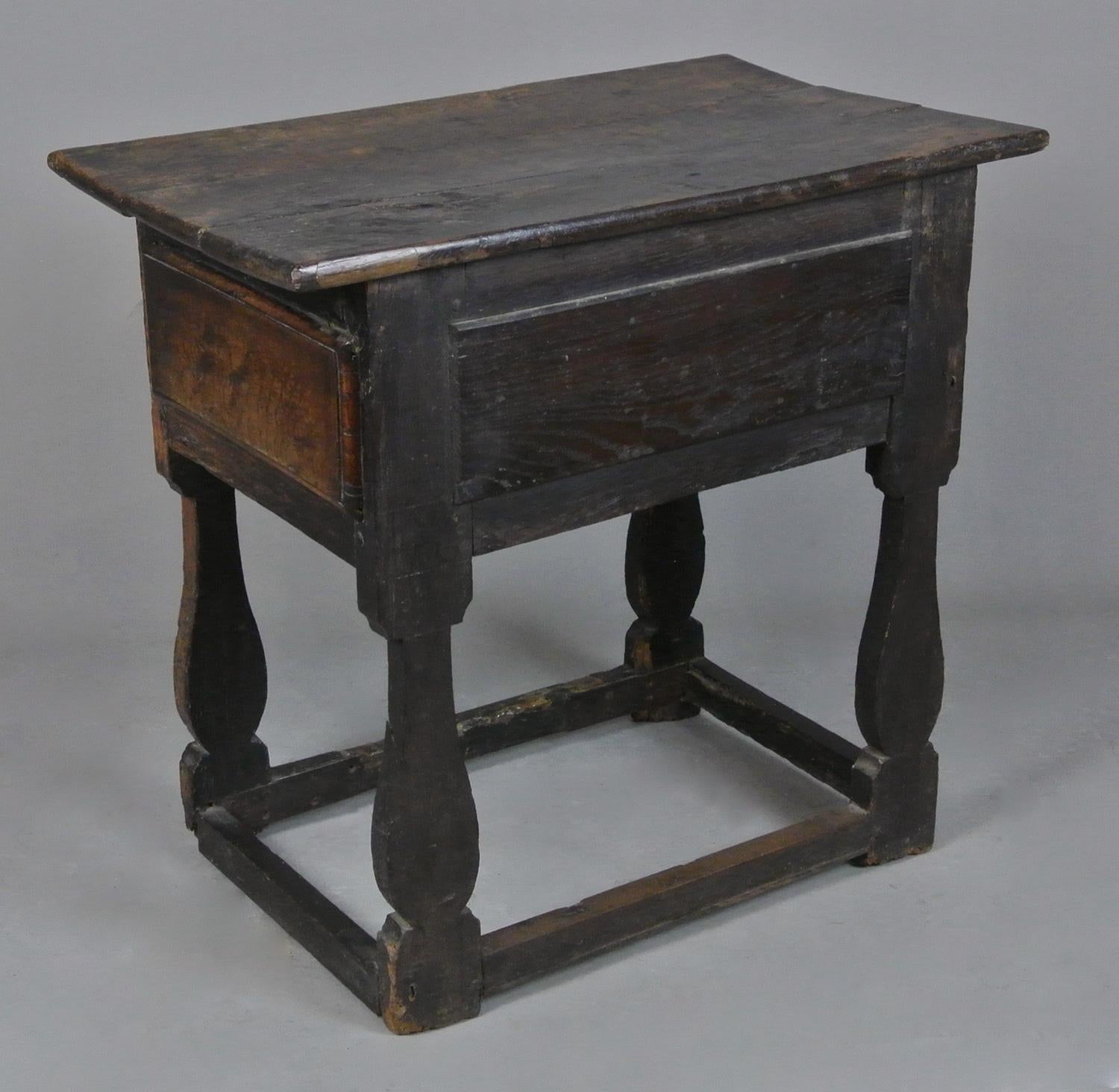Small 17th Century Oak and Elm Tavern Table c. 1620 2