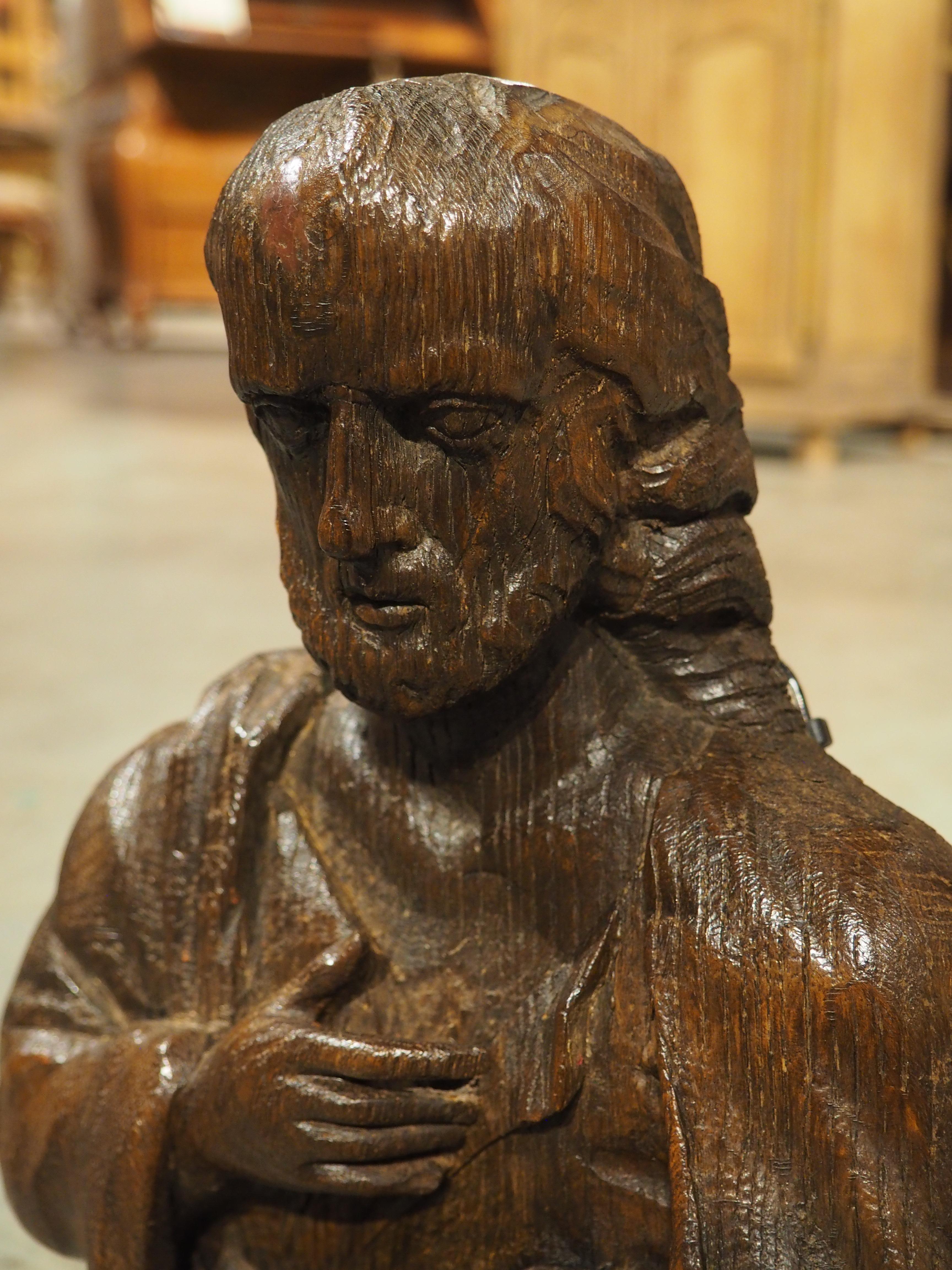 Legno Piccolo busto intagliato in Oak del XVII secolo proveniente dalla Francia in vendita