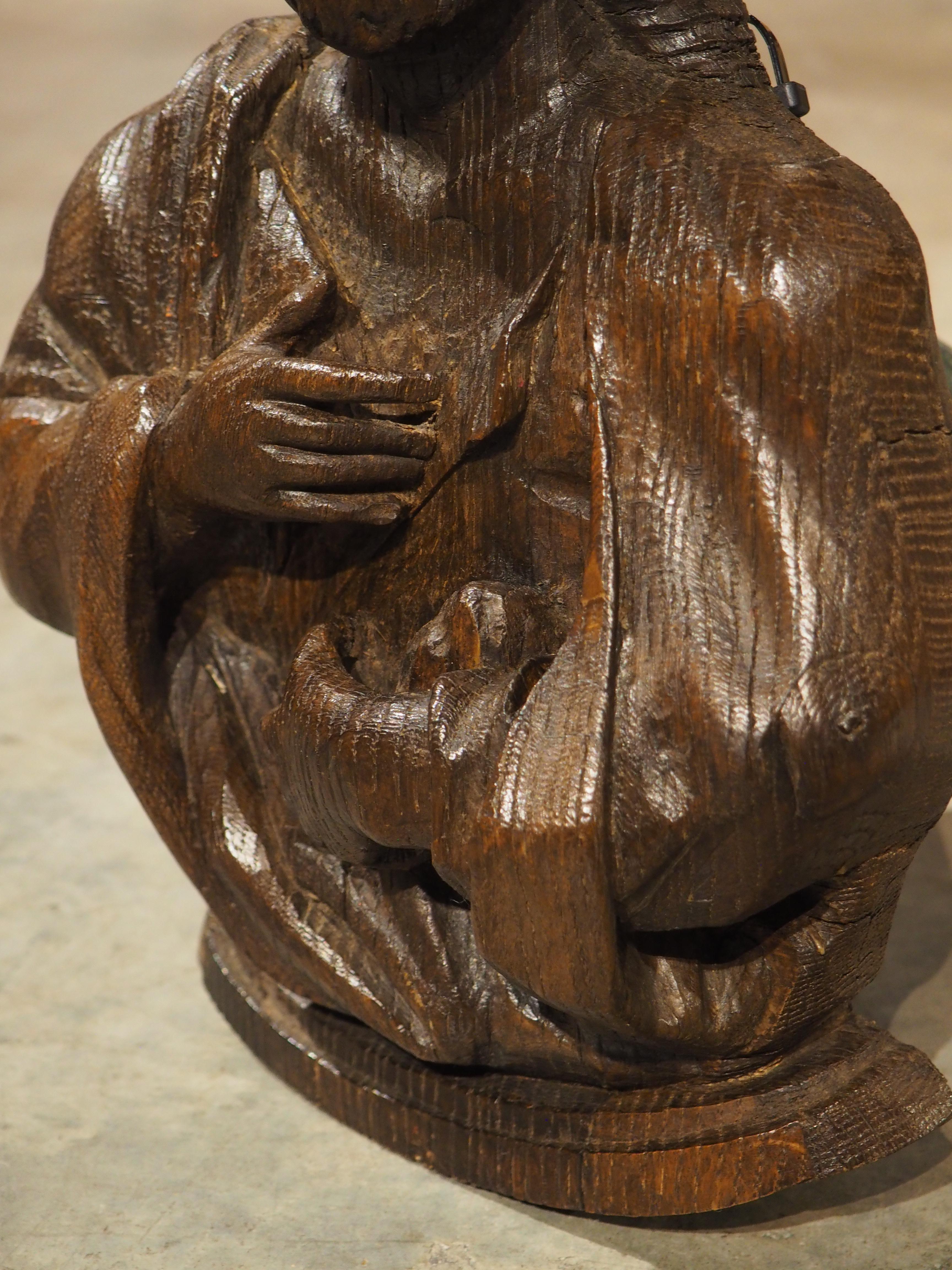 Piccolo busto intagliato in Oak del XVII secolo proveniente dalla Francia in vendita 1