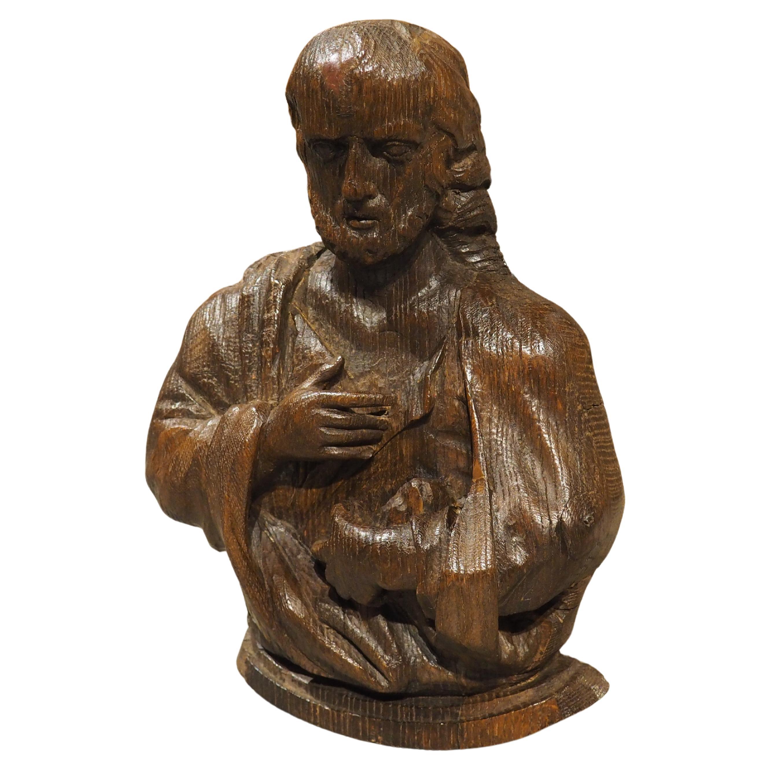 Pequeño busto tallado en roble del siglo XVII procedente de Francia