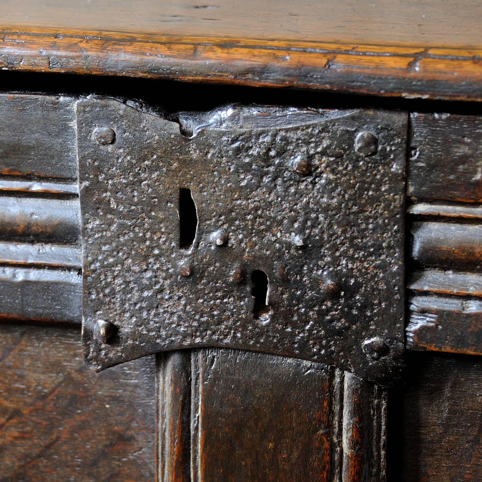 Late 17th Century Small 17th Century Oak Coffer, circa 1680 For Sale