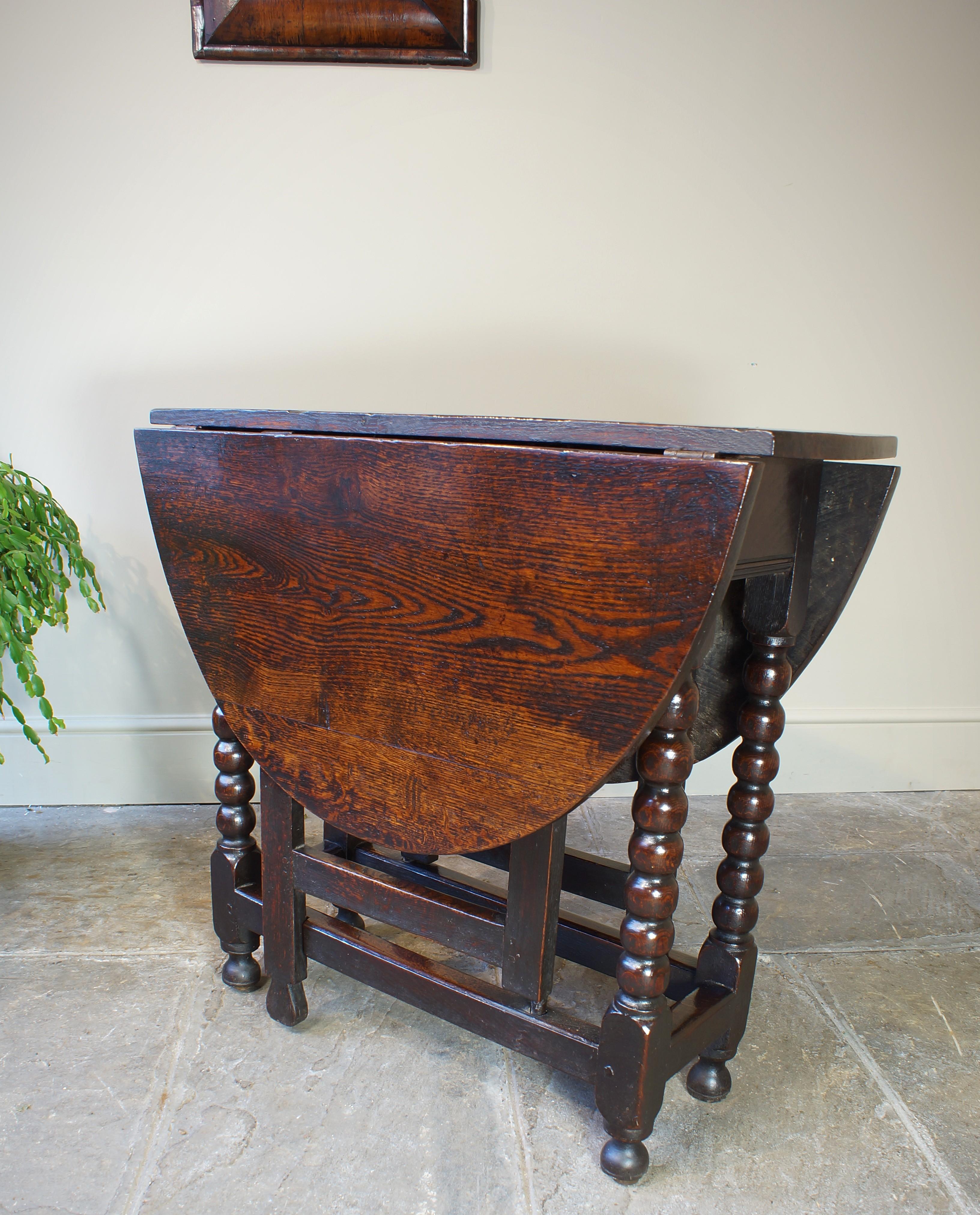 Small 17th Century Oak Gateleg Table. For Sale 4