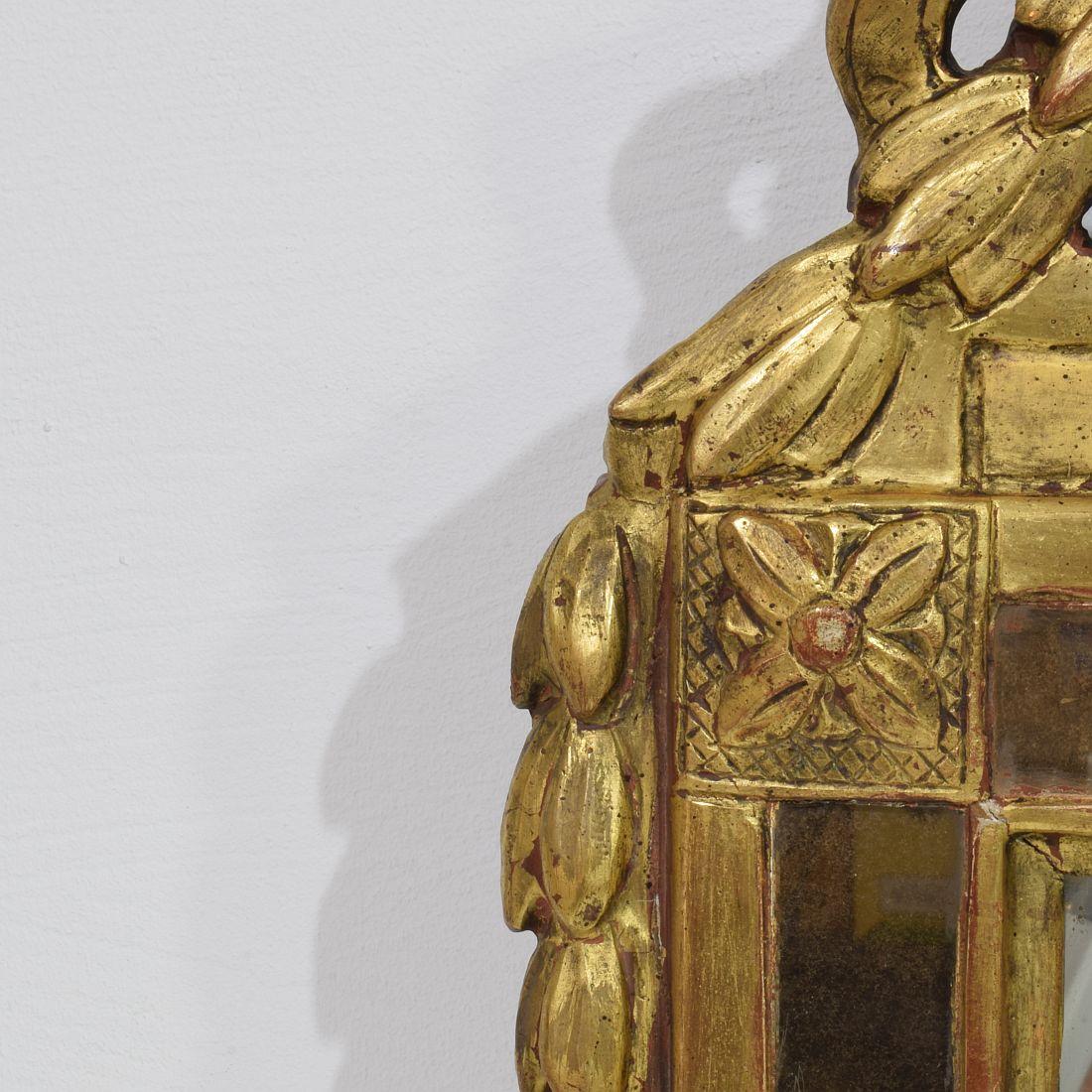 Kleiner französischer Giltwood-Spiegel im Louis-XVI-Stil aus dem 18/19. im Angebot 3