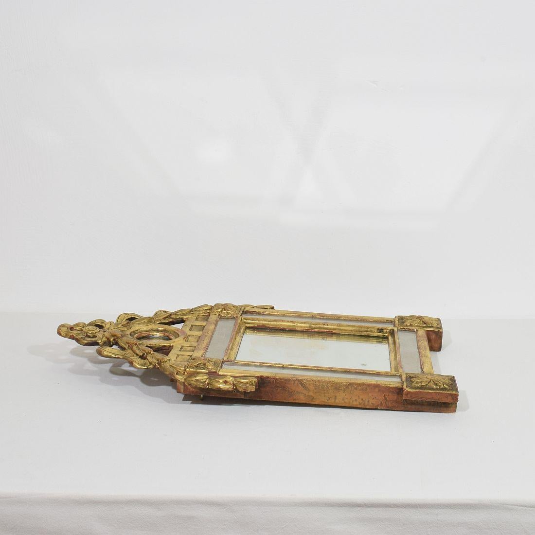 Kleiner französischer Giltwood-Spiegel im Louis-XVI-Stil aus dem 18/19. im Angebot 10