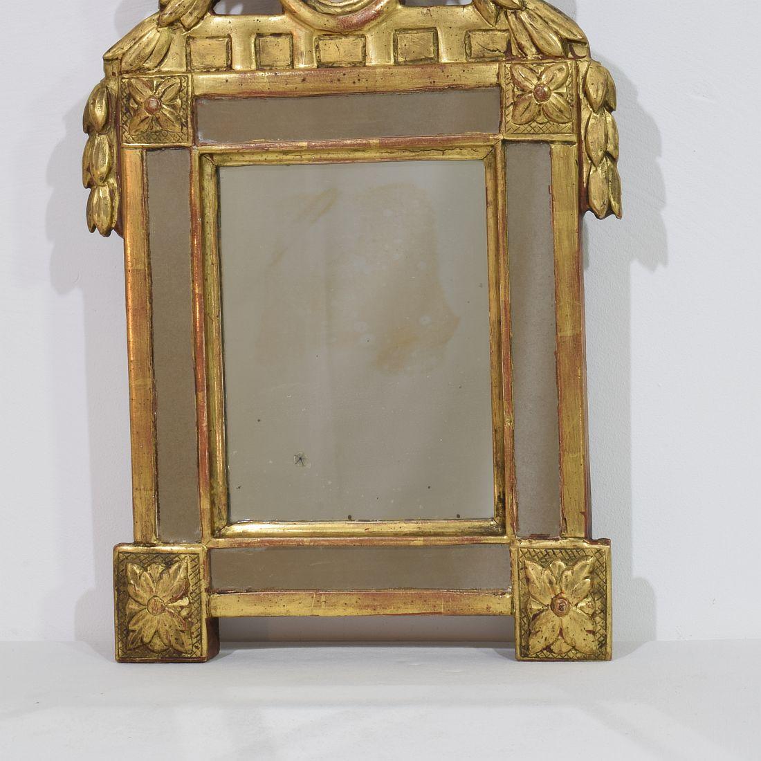Small 18/19th Century French Giltwood Louis XVI Style Mirror In Good Condition For Sale In Buisson, FR