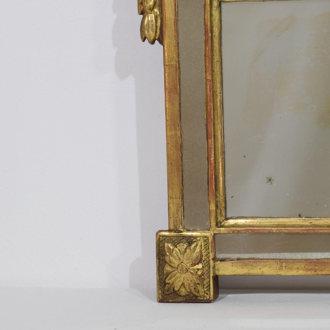Kleiner französischer Giltwood-Spiegel im Louis-XVI-Stil aus dem 18/19. (Holz) im Angebot