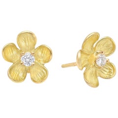 Small 18 Karat Yellow Gold and Diamond Flower Earstuds