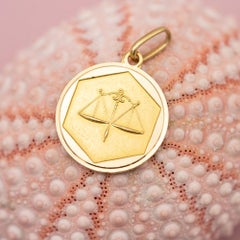 Small 18K Vintage zodiac charm - Libra - 18 karat solid yellow gold Star sign
