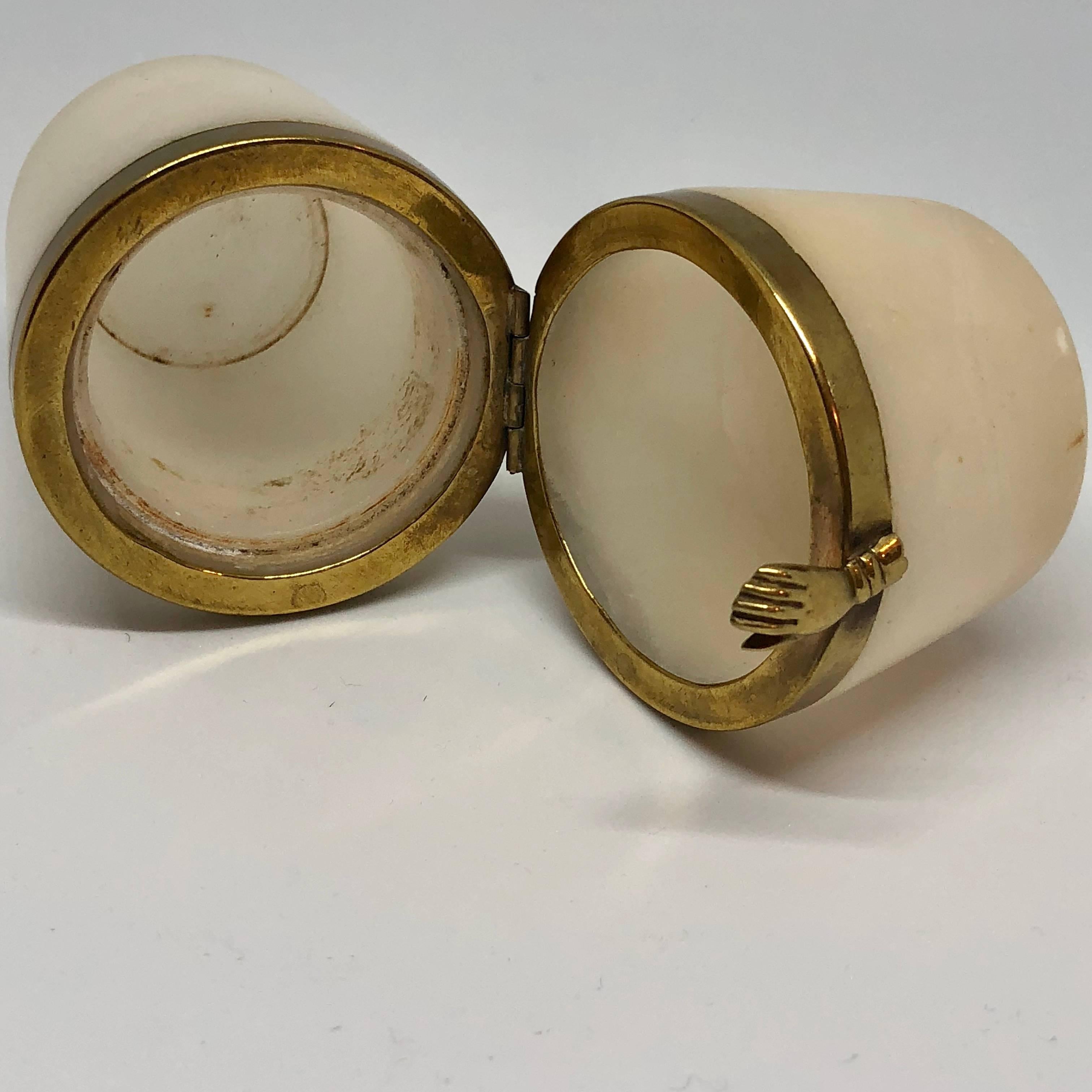 Small 18th Century Alabaster Barrel Shaped Jewelry Box W/ Brass Hands Decor For Sale 5