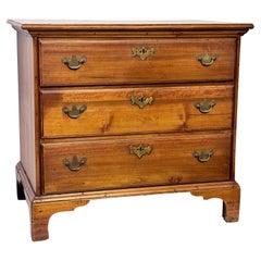 Commodes and Chests of Drawers