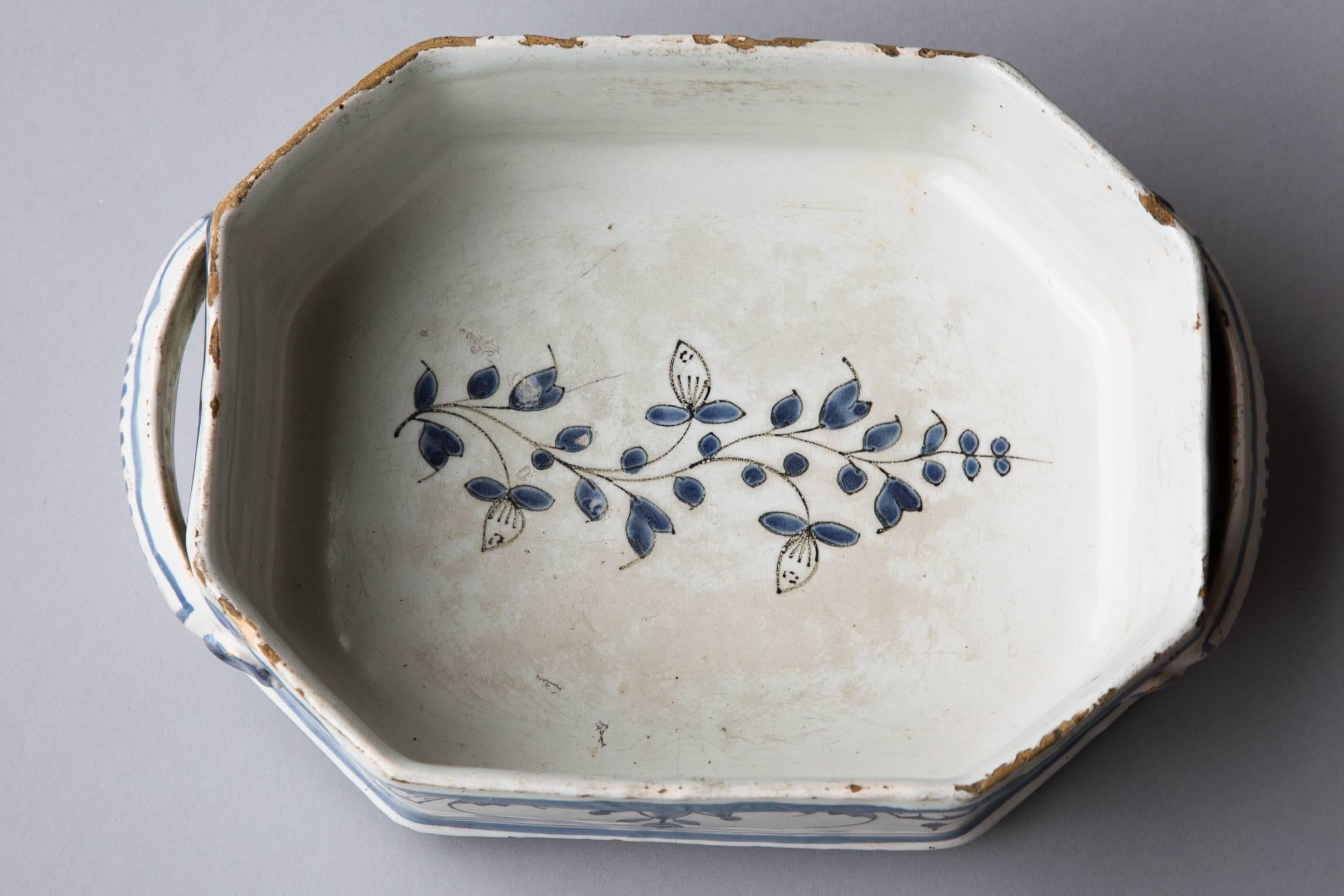 18th Century Blue and White Faience 'Bassin' or Jardiniere, France, circa 1760 For Sale 5