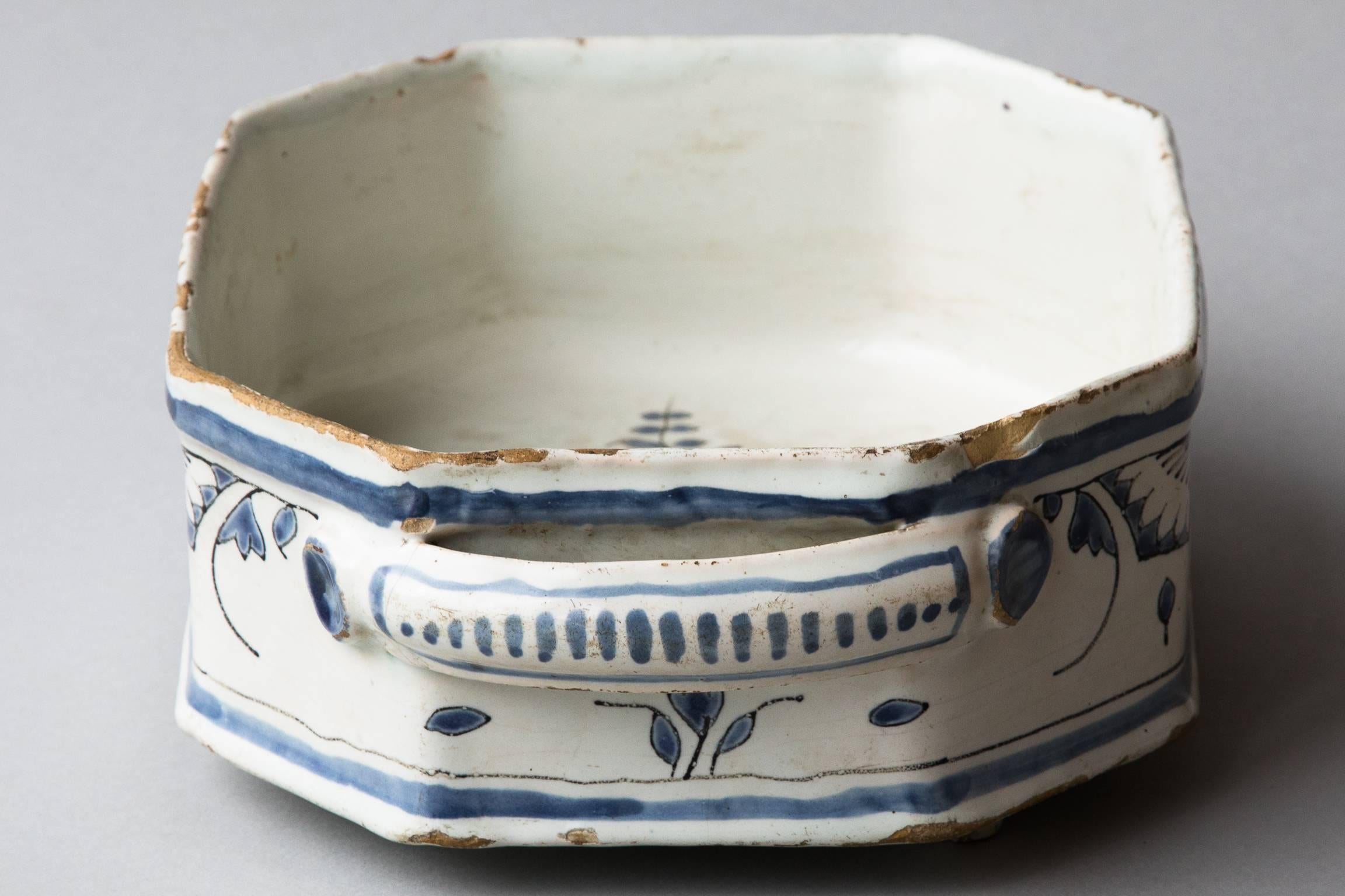 French 18th Century Blue and White Faience 'Bassin' or Jardiniere, France, circa 1760 For Sale