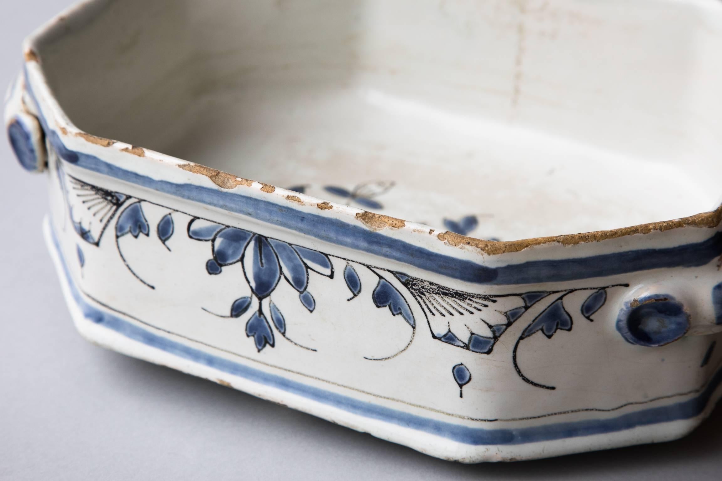 18th Century Blue and White Faience 'Bassin' or Jardiniere, France, circa 1760 For Sale 2