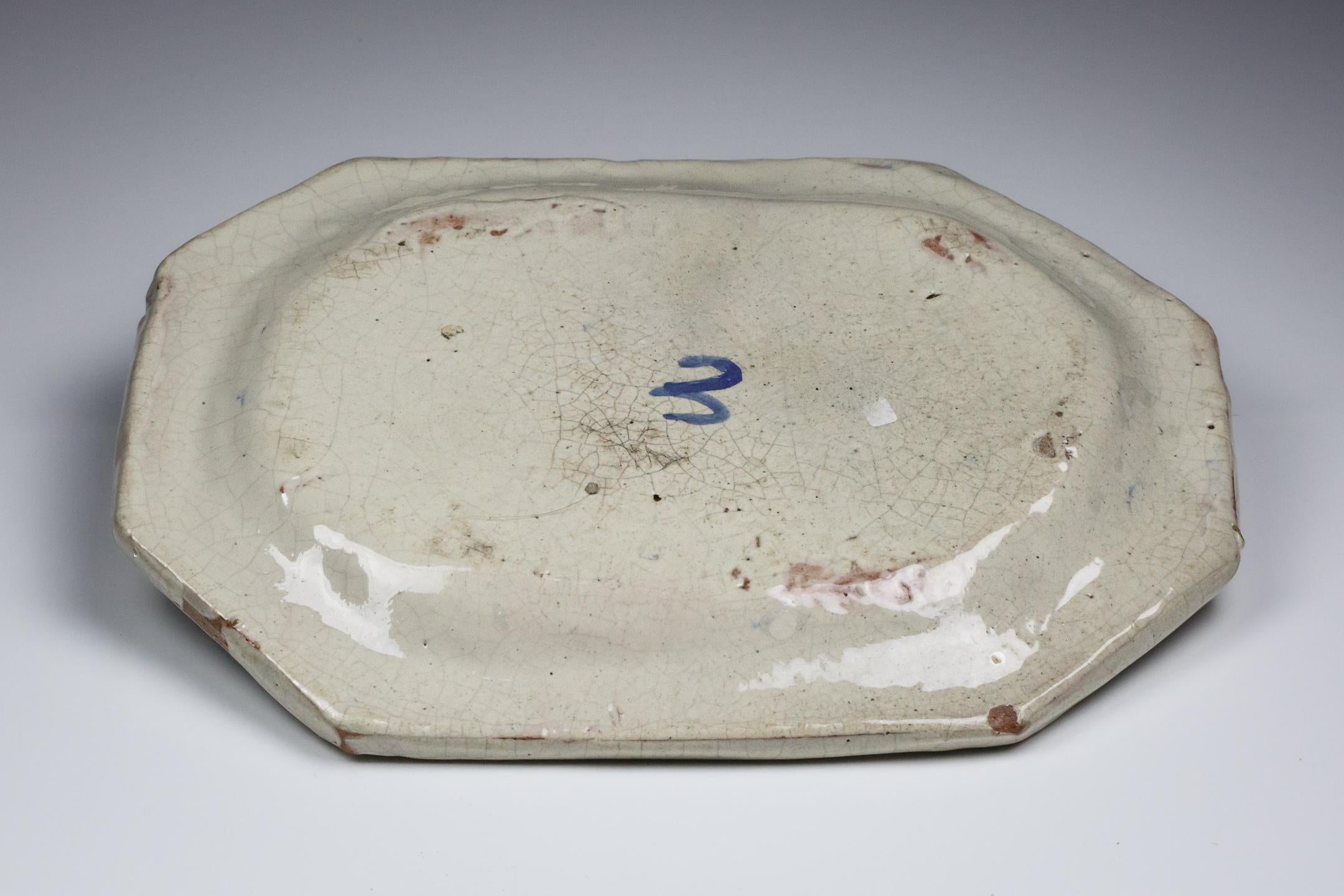 Small 18th Century Blue and White Italian Serving Dish For Sale 5