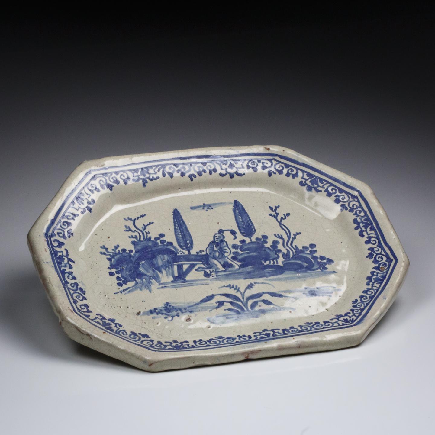 Glazed Small 18th Century Blue and White Italian Serving Dish For Sale